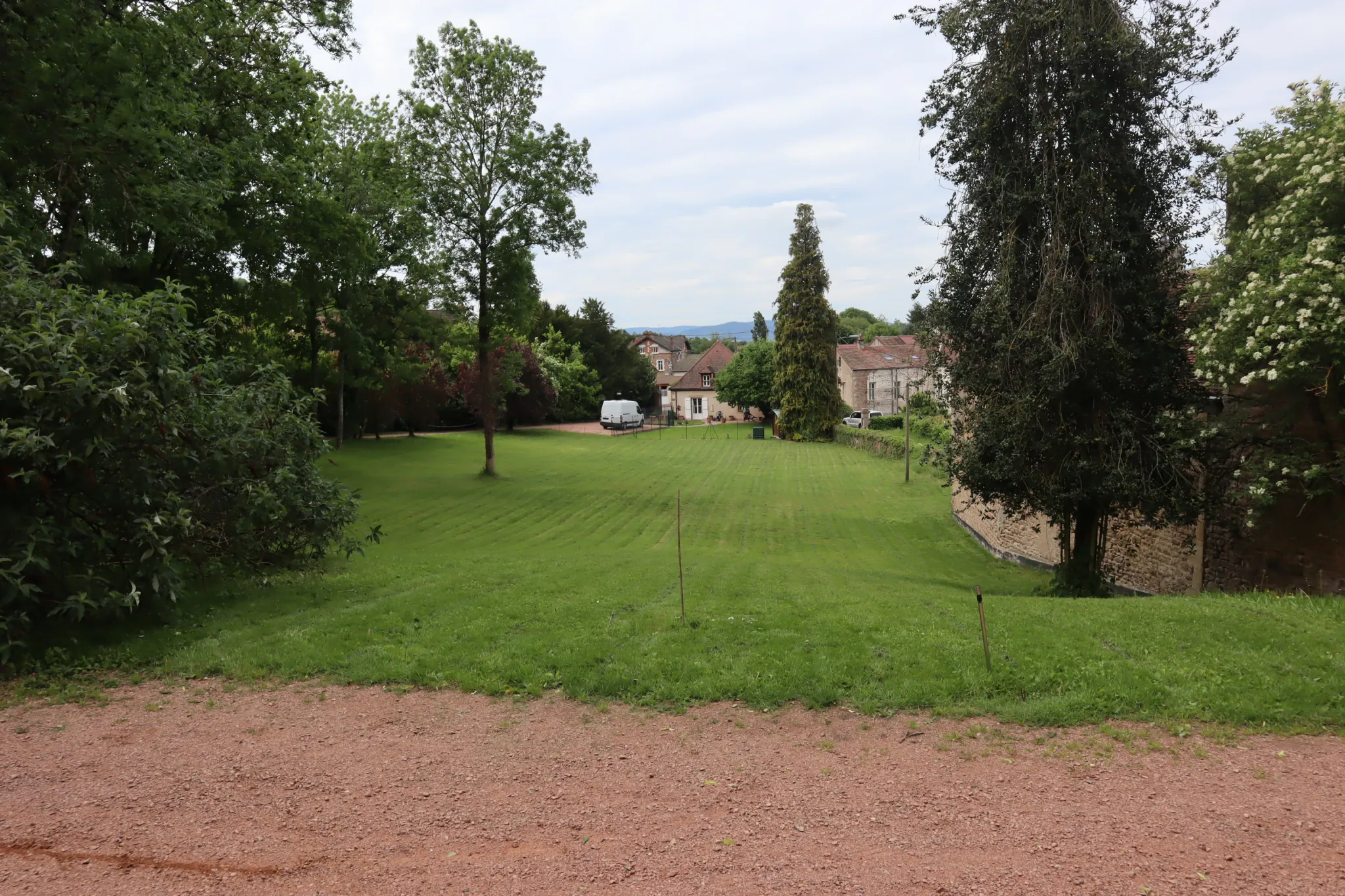 Appartement T2 meublé à Autun avec stationnement et chauffage au gaz 