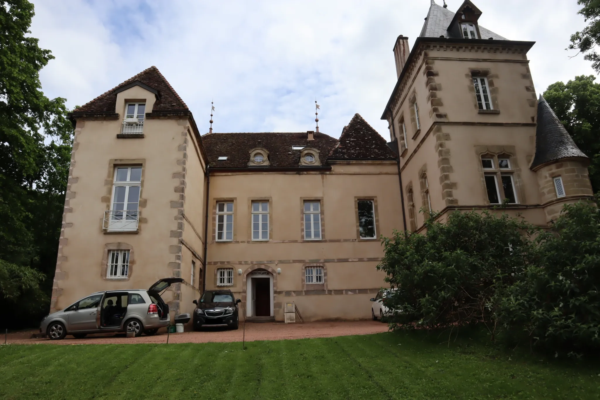 Appartement T2 meublé à Autun avec stationnement et chauffage au gaz 