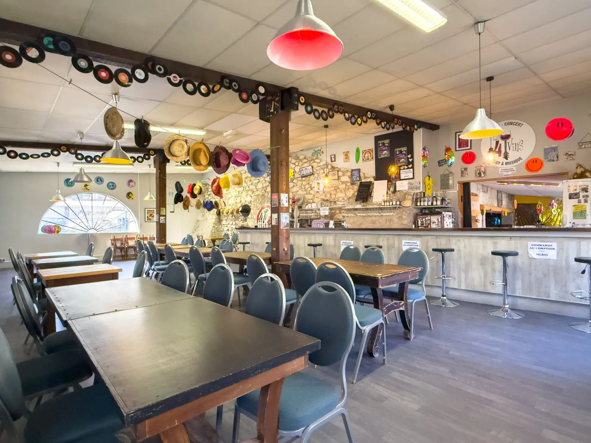 Murs commerciaux pour bar et concerts à Meysse - Opportunité à saisir 