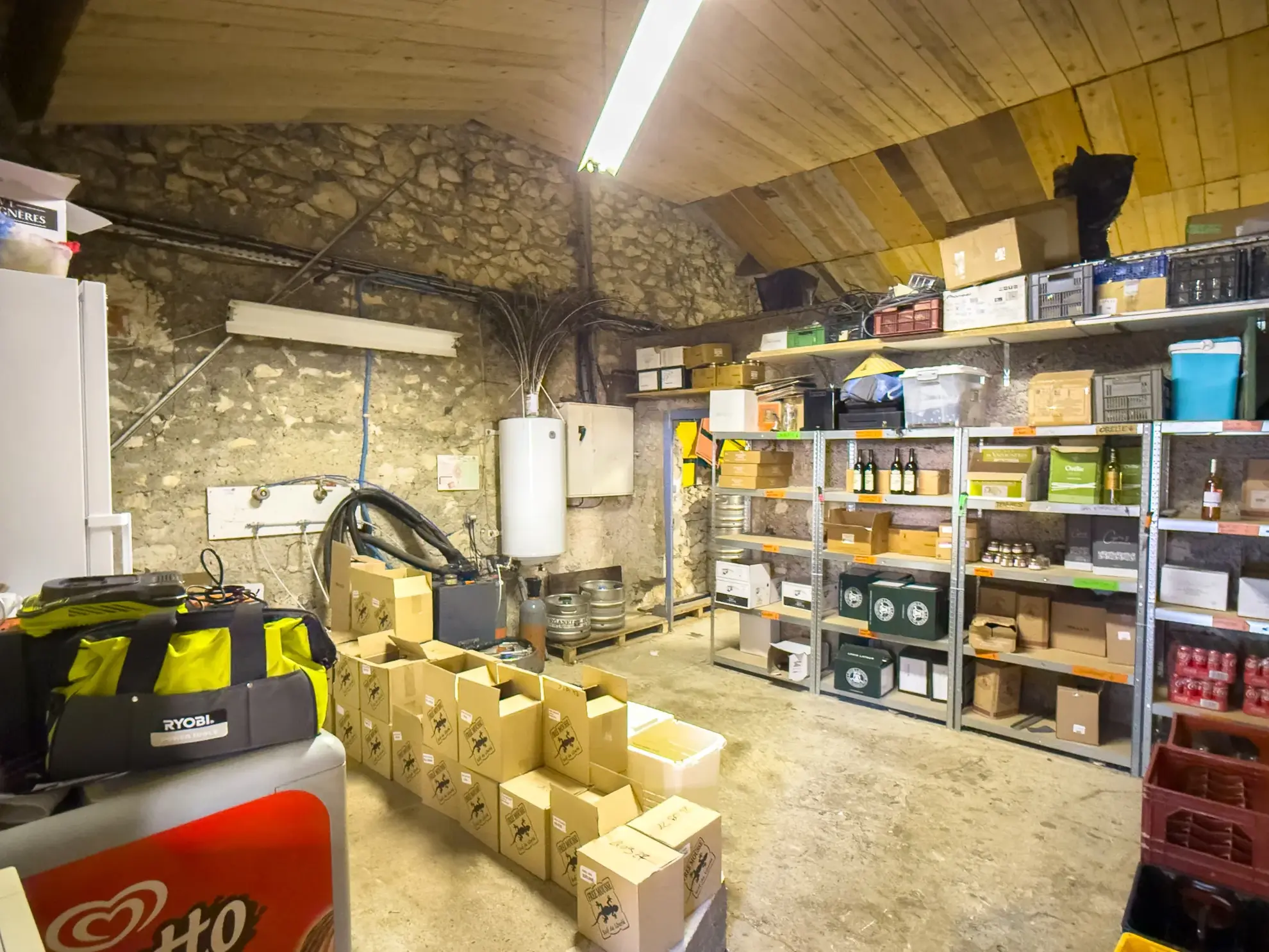 Murs commerciaux pour bar et concerts à Meysse - Opportunité à saisir 