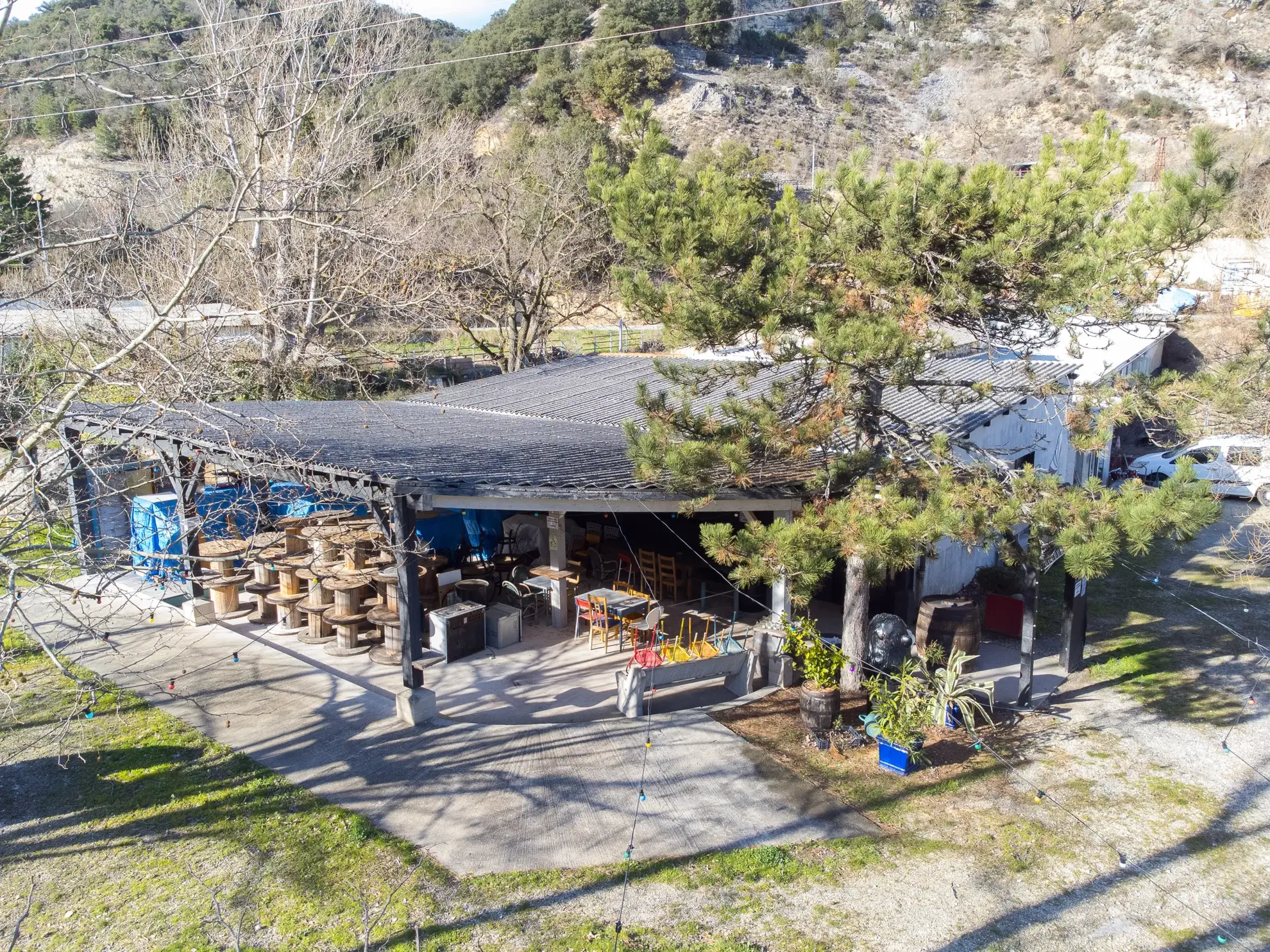 Murs commerciaux pour bar et concerts à Meysse - Opportunité à saisir 