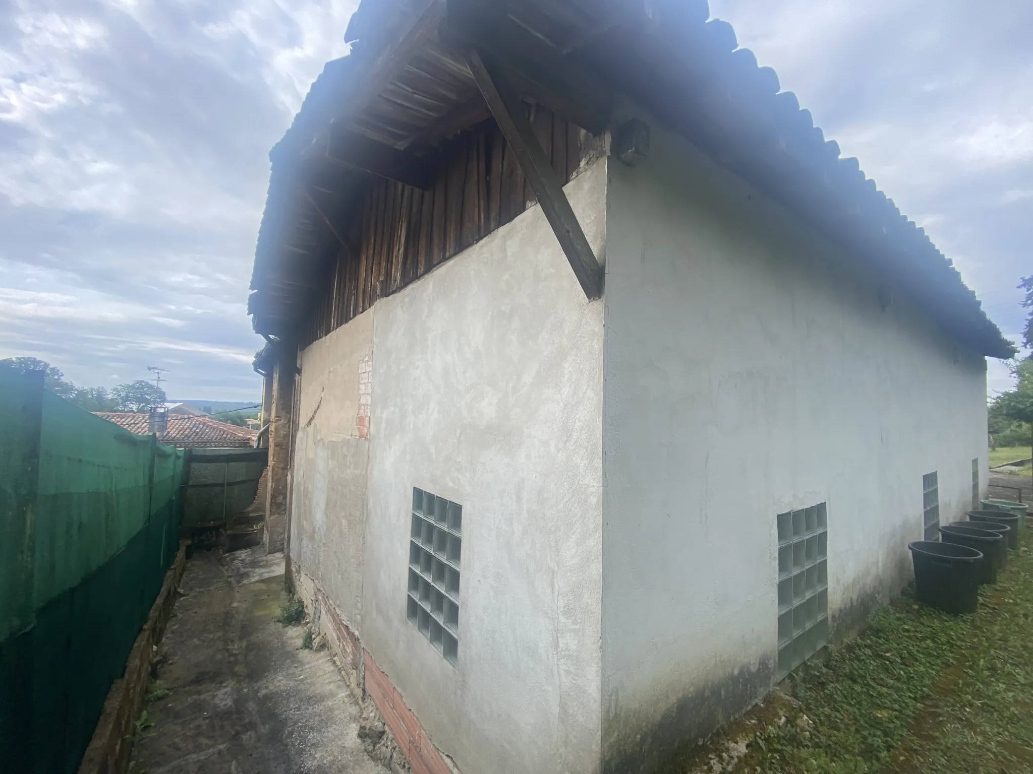 Maison de 136 m² à La Réole avec grand jardin et garage, investissement potentiel 