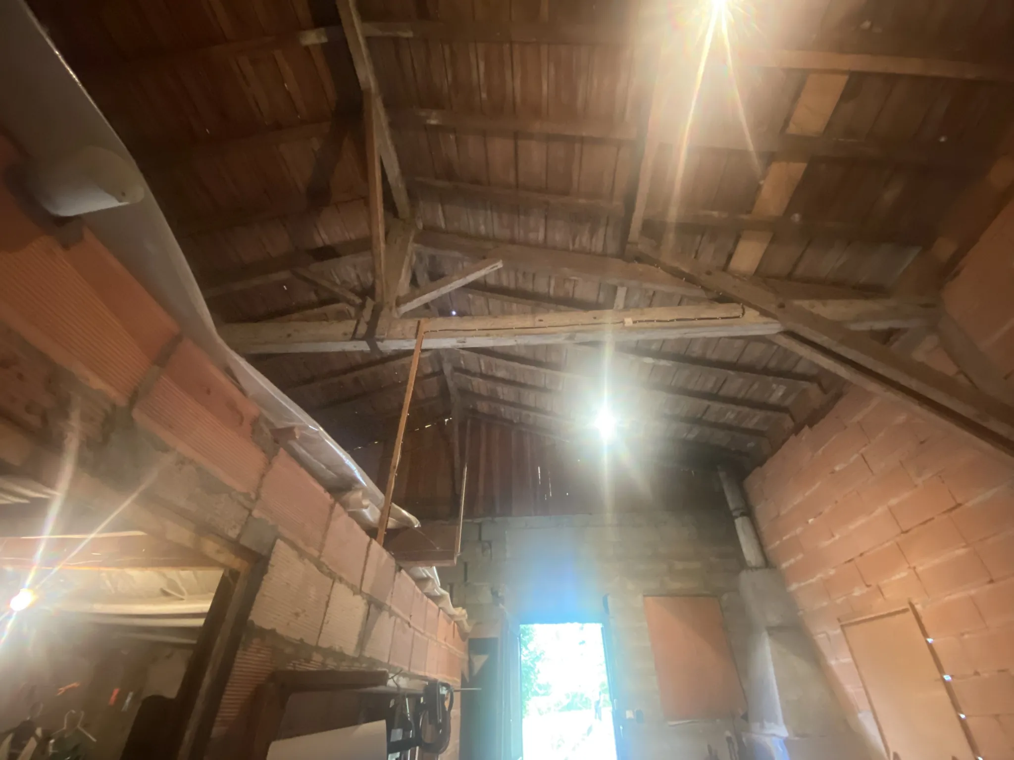 Maison de 136 m² à La Réole avec grand jardin et garage, investissement potentiel 