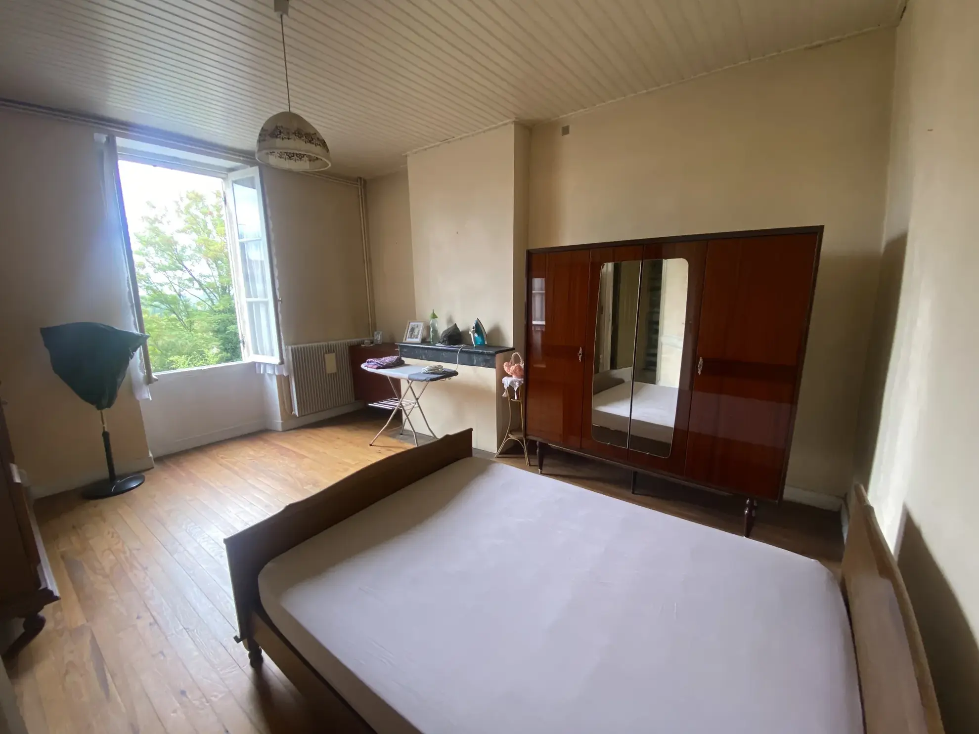 Maison de 136 m² à La Réole avec grand jardin et garage, investissement potentiel 