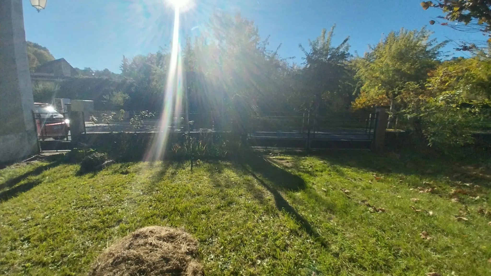 Spacieuse maison en pierre de 210m² avec jardin et vue village en Dordogne 