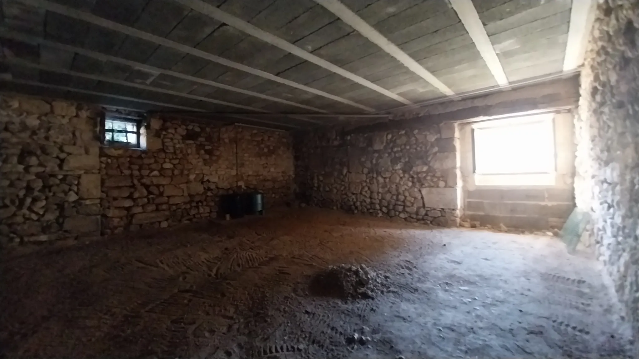 Spacieuse maison en pierre de 210m² avec jardin et vue village en Dordogne 