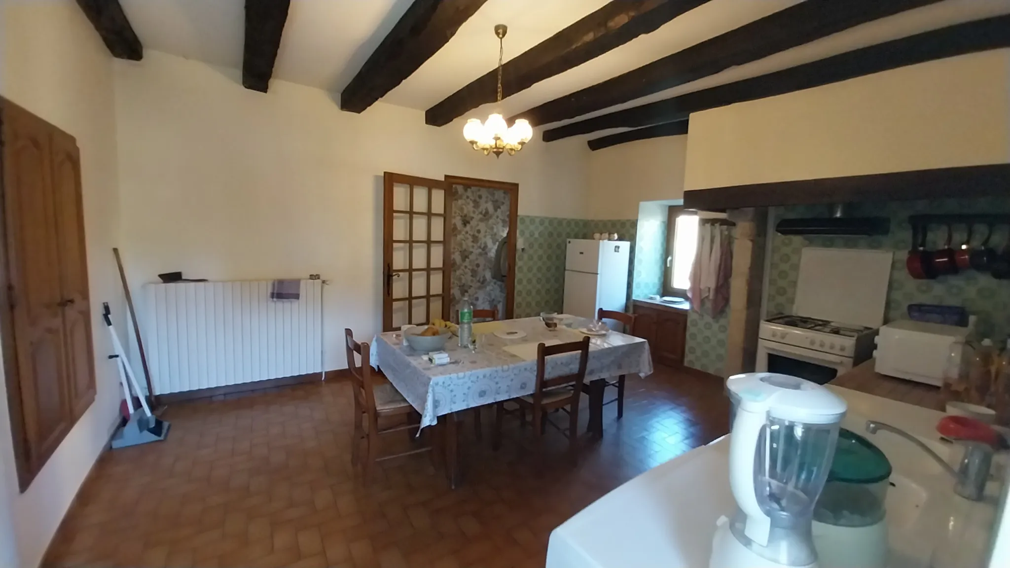 Spacieuse maison en pierre de 210m² avec jardin et vue village en Dordogne 