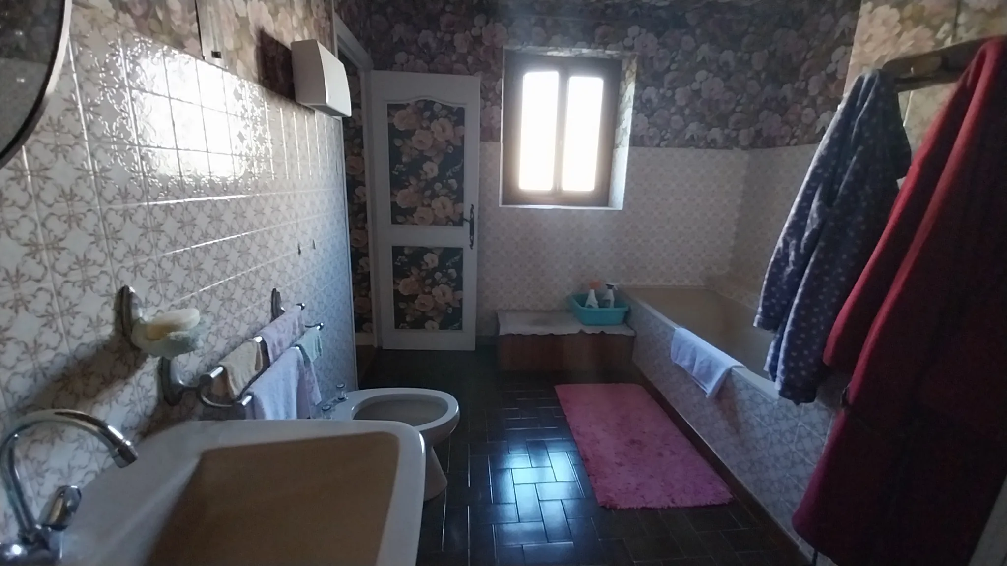 Spacieuse maison en pierre de 210m² avec jardin et vue village en Dordogne 