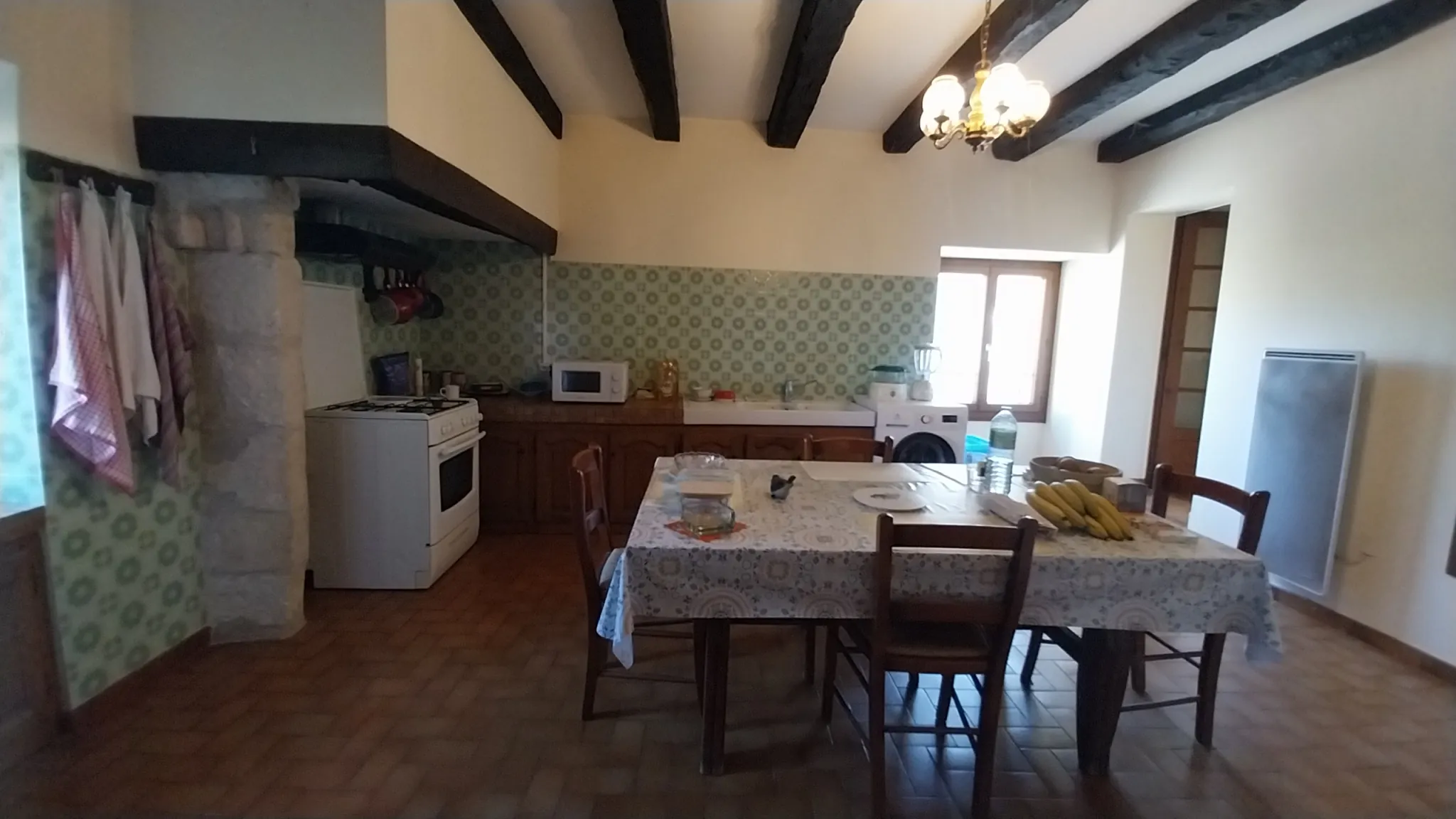 Spacieuse maison en pierre de 210m² avec jardin et vue village en Dordogne 