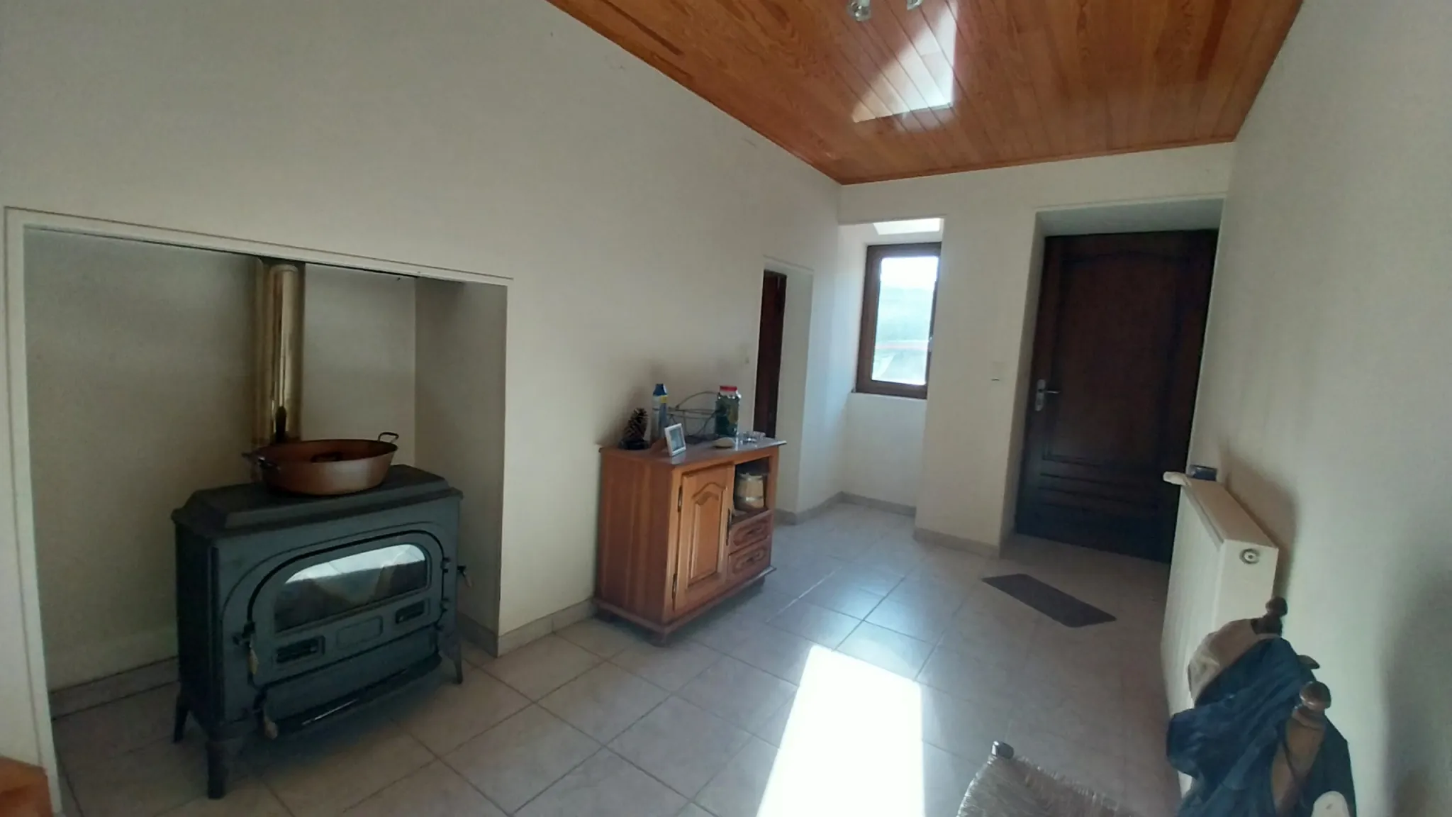 Spacieuse maison en pierre de 210m² avec jardin et vue village en Dordogne 