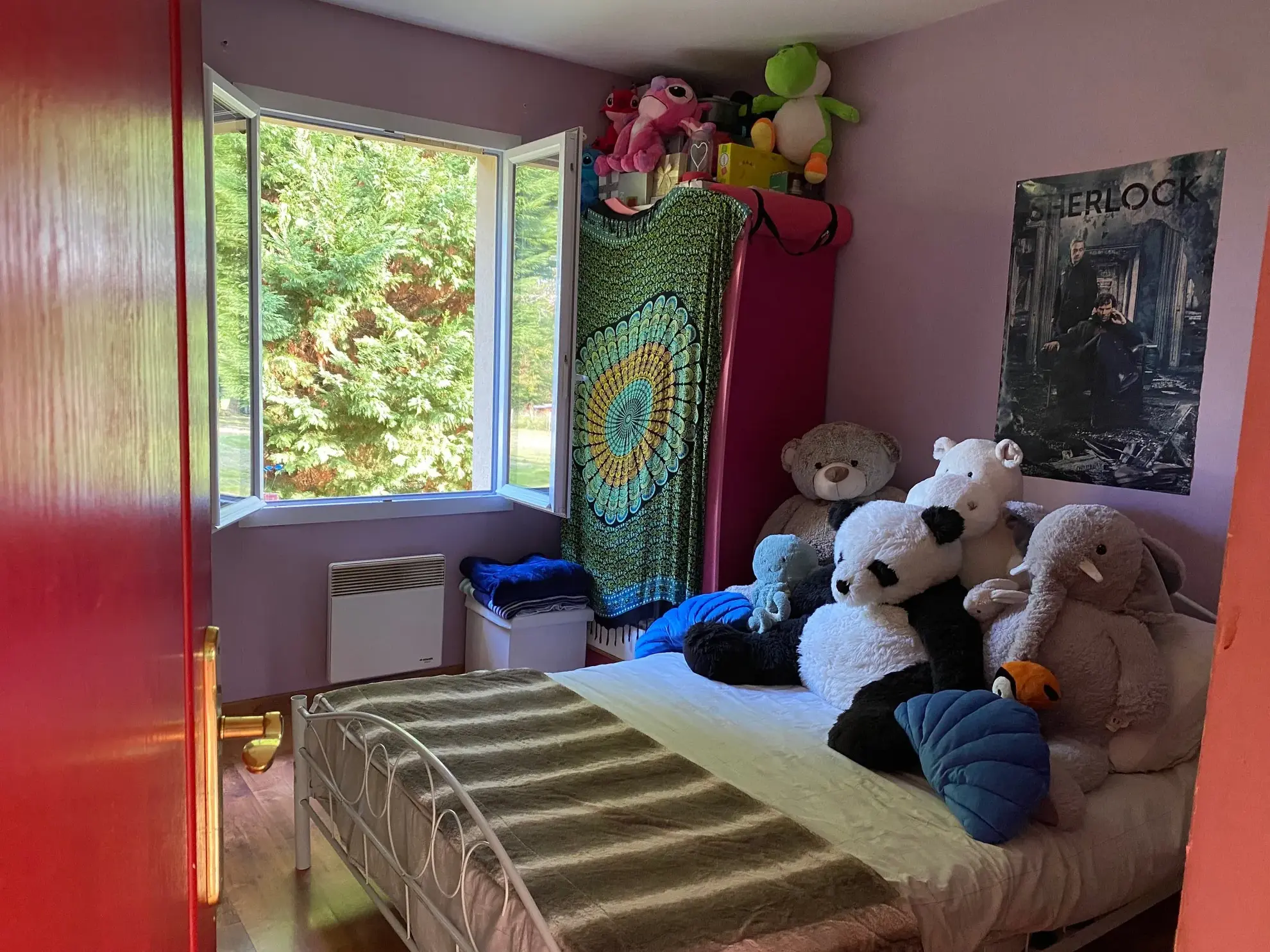 Maison de plain-pied à Ribérac avec terrain arboré et garage – 3 chambres, lumineux espace de vie 