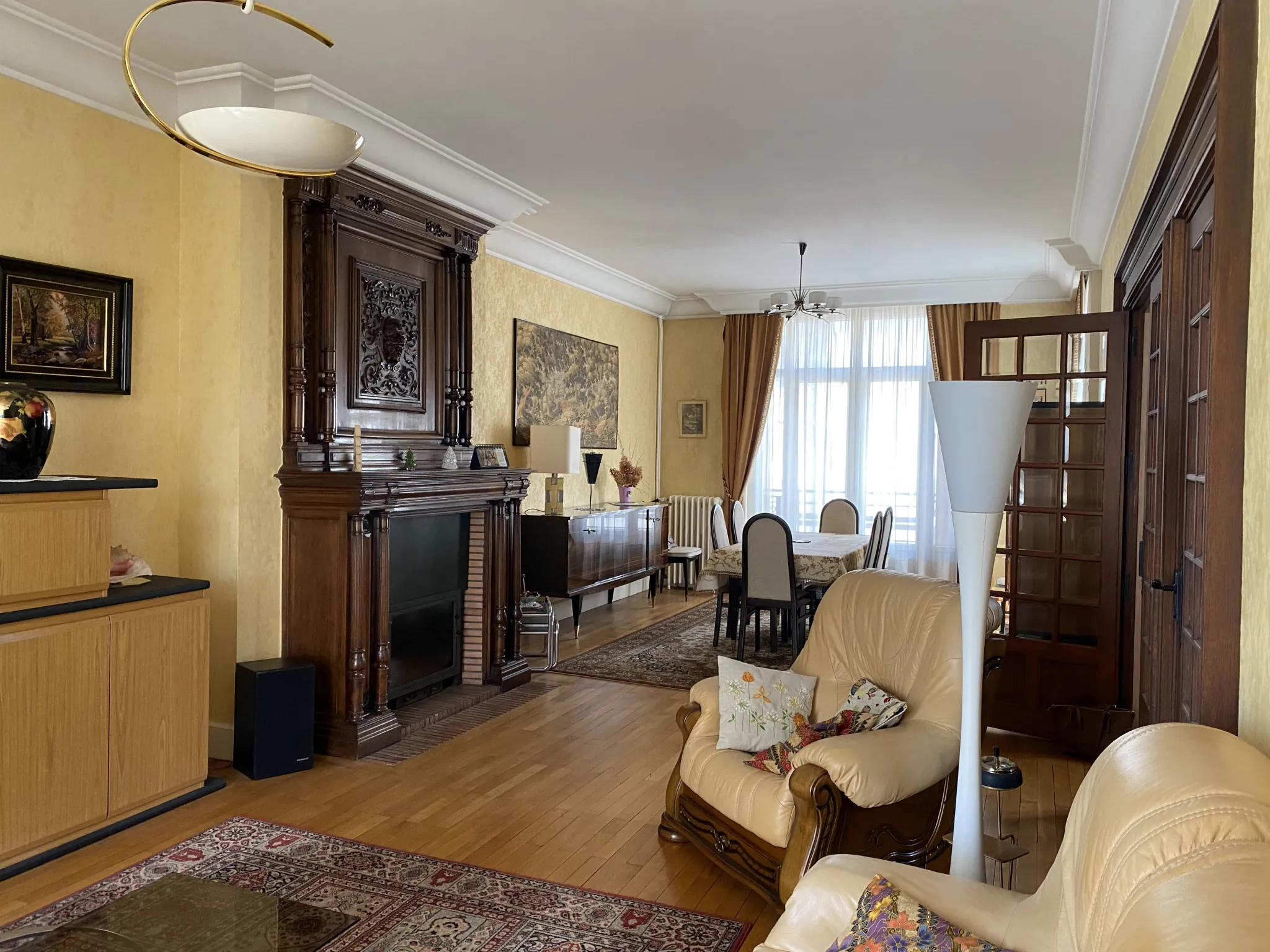 Maison d'architecte à Limoges avec grand séjour, jardin et potentiel de modernisation 