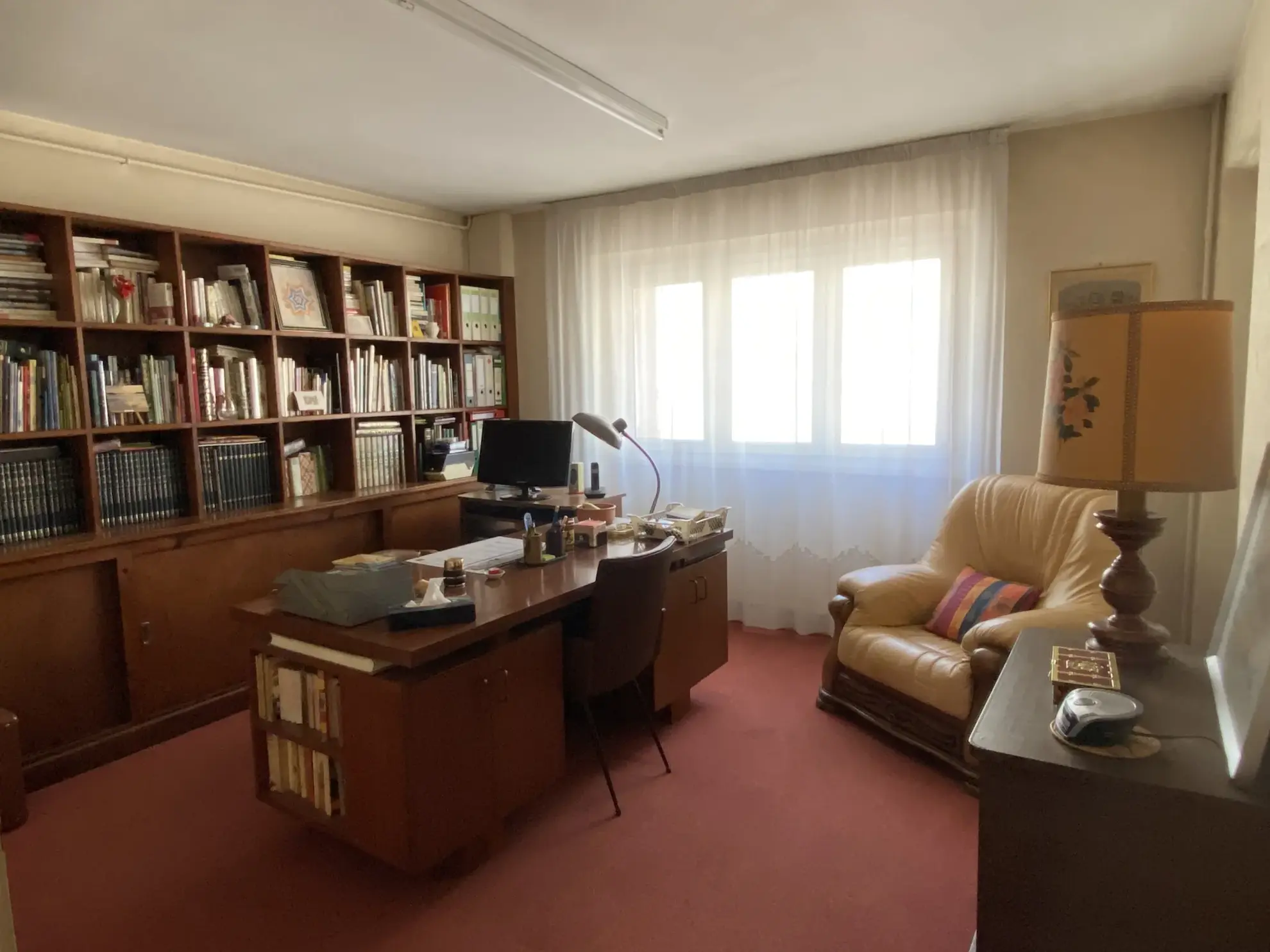 Maison d'architecte à Limoges avec grand séjour, jardin et potentiel de modernisation 