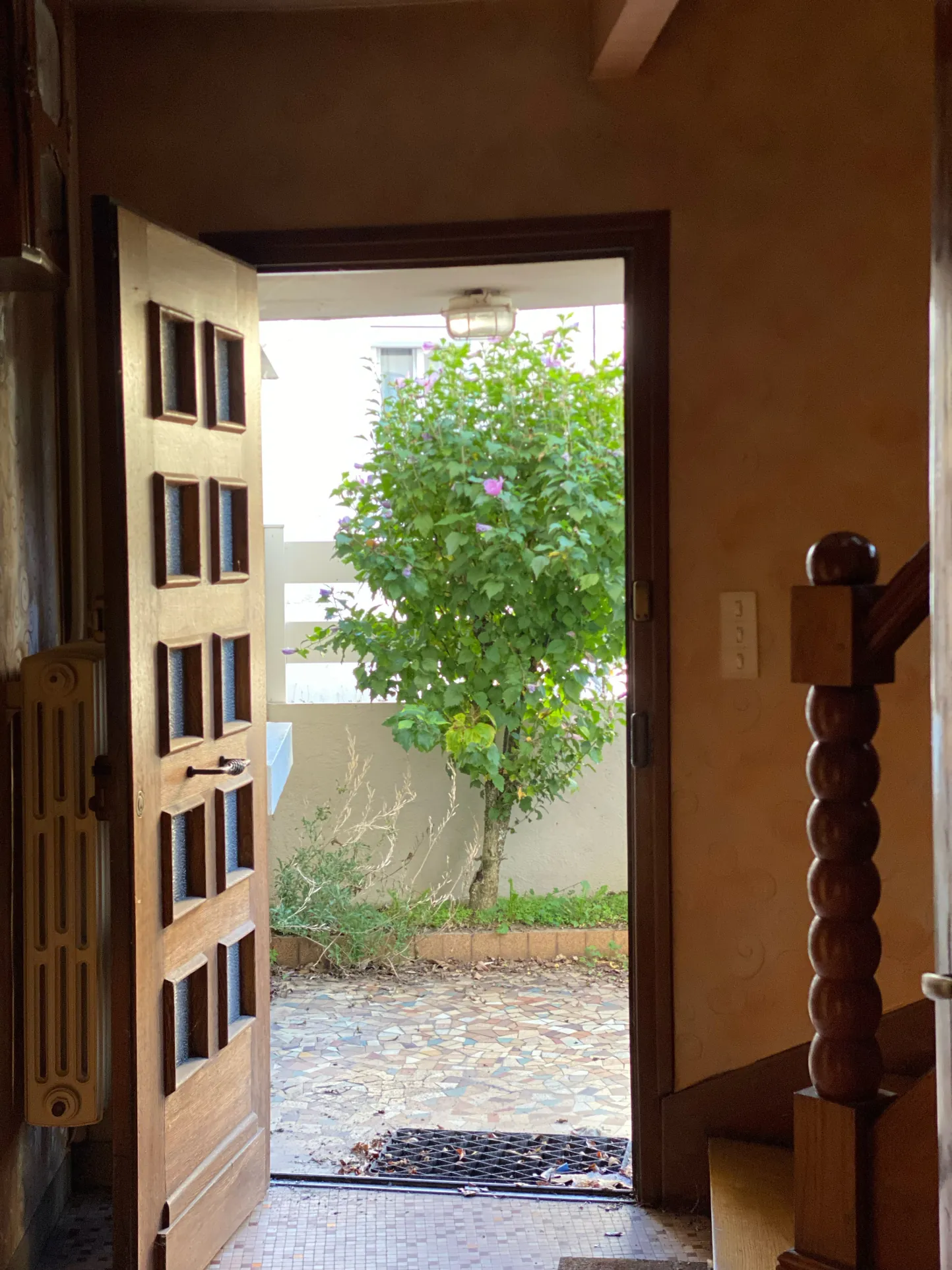 Maison d'architecte à Limoges avec grand séjour, jardin et potentiel de modernisation 