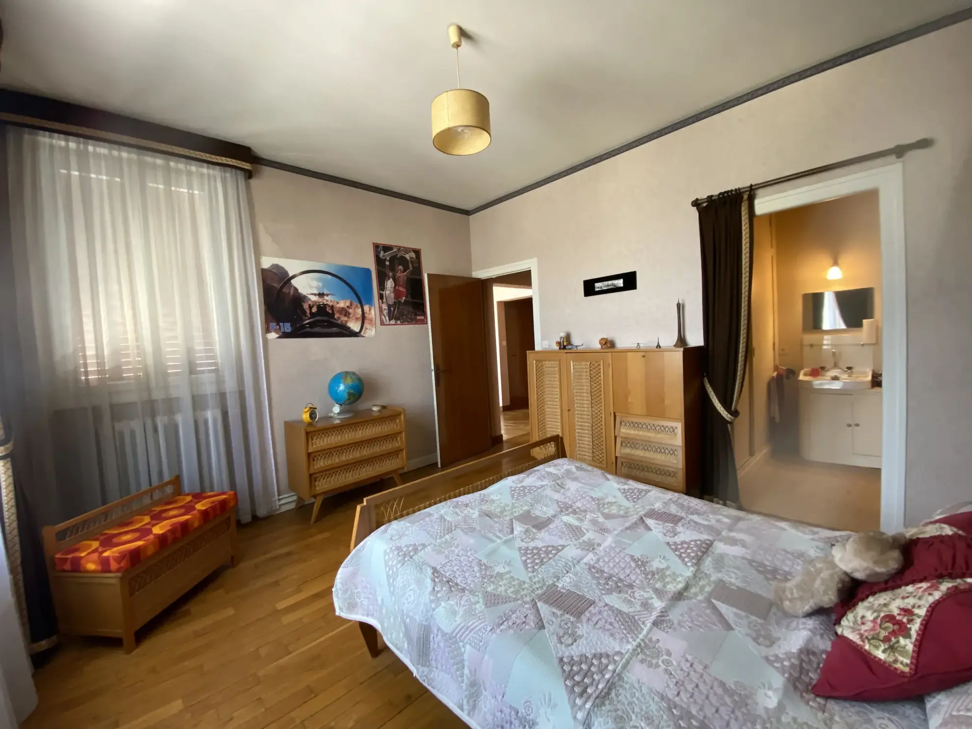 Maison d'architecte à Limoges avec grand séjour, jardin et potentiel de modernisation 