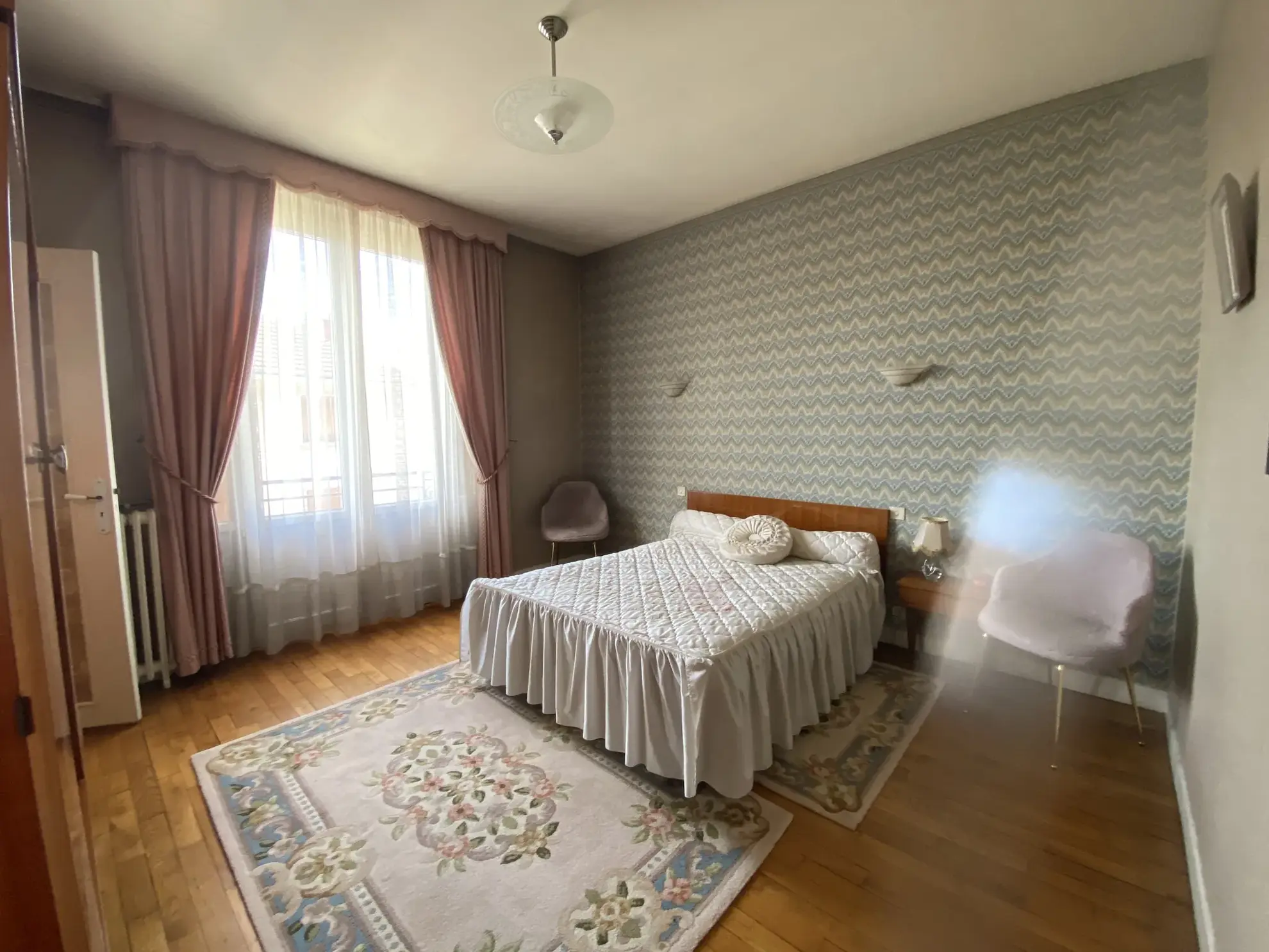 Maison d'architecte à Limoges avec grand séjour, jardin et potentiel de modernisation 