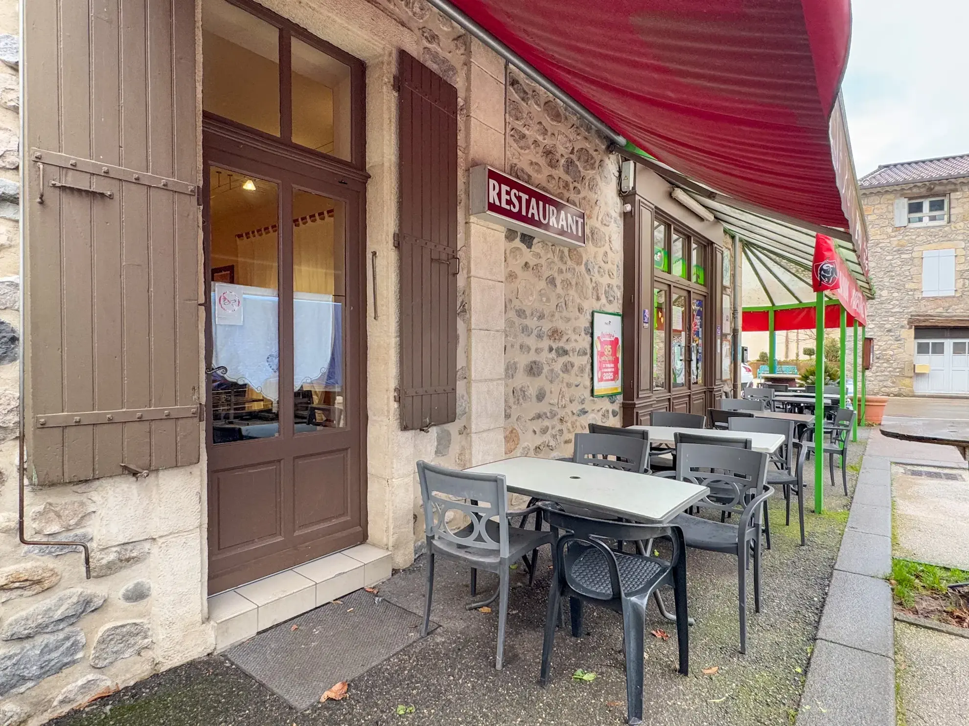 Fonds de commerce bar-restaurant avec licence IV à Saint-Sauveur-de-Montagut en Ardèche 