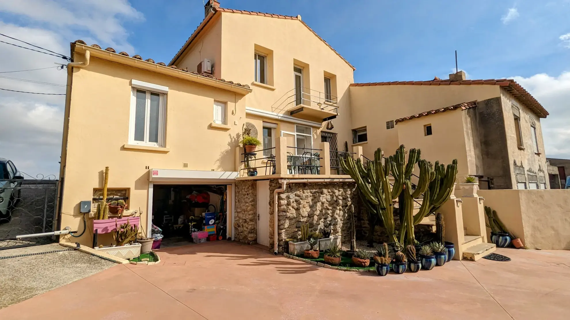 Villa rénovée avec vue sur les Albères à Banyuls dels Aspres – 4 chambres, garage, terrasse