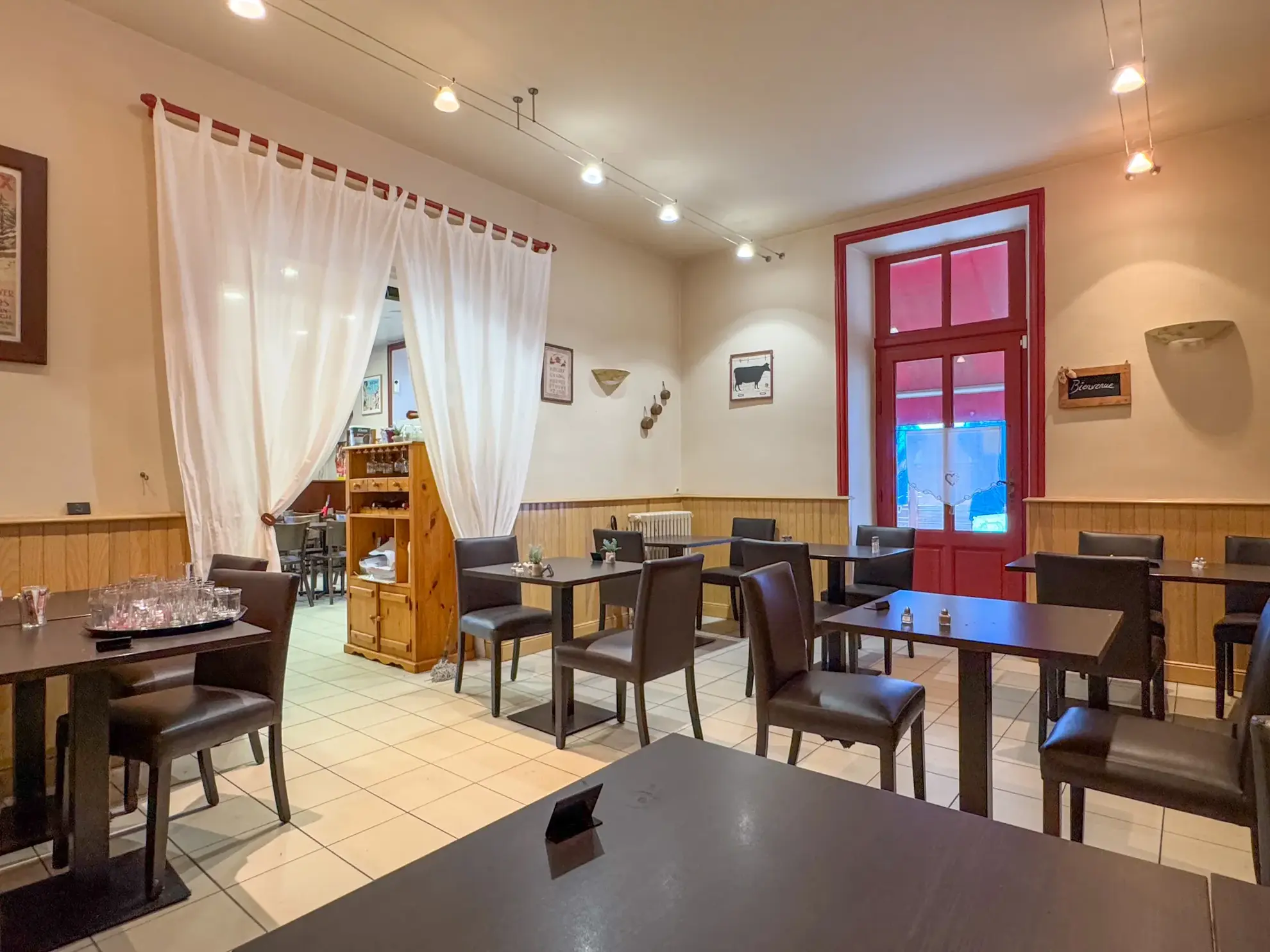 Fonds de commerce bar-restaurant avec licence IV à Saint-Sauveur-de-Montagut en Ardèche 