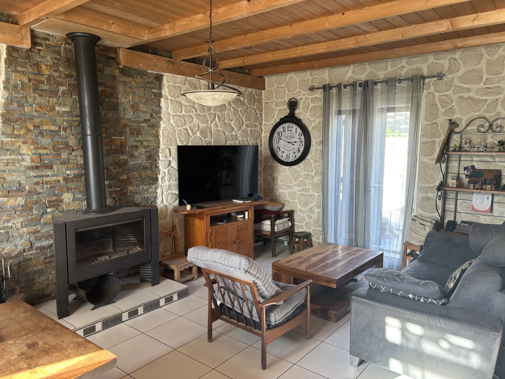 Maison familiale spacieuse à Pezens – 134 m² avec jardin et garage 