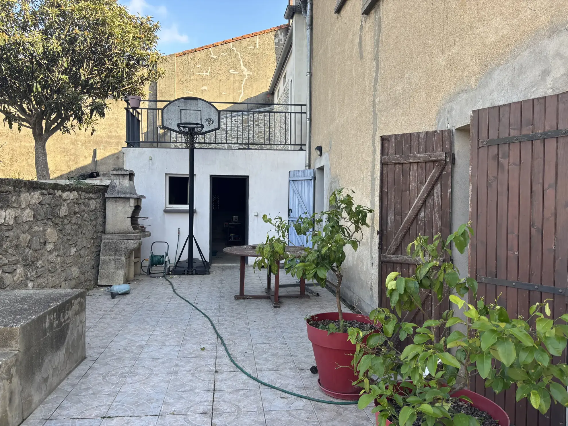 Maison familiale spacieuse à Pezens – 134 m² avec jardin et garage 