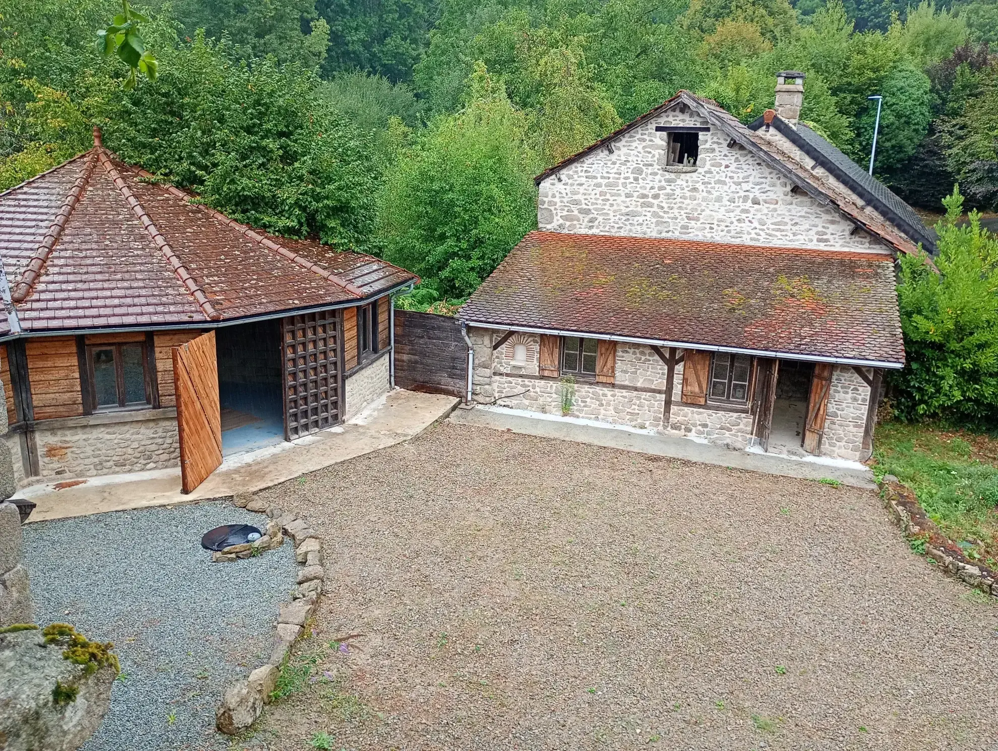 Maison médiévale rénovée de 156 m² dans un hameau paisible près de Guéret 