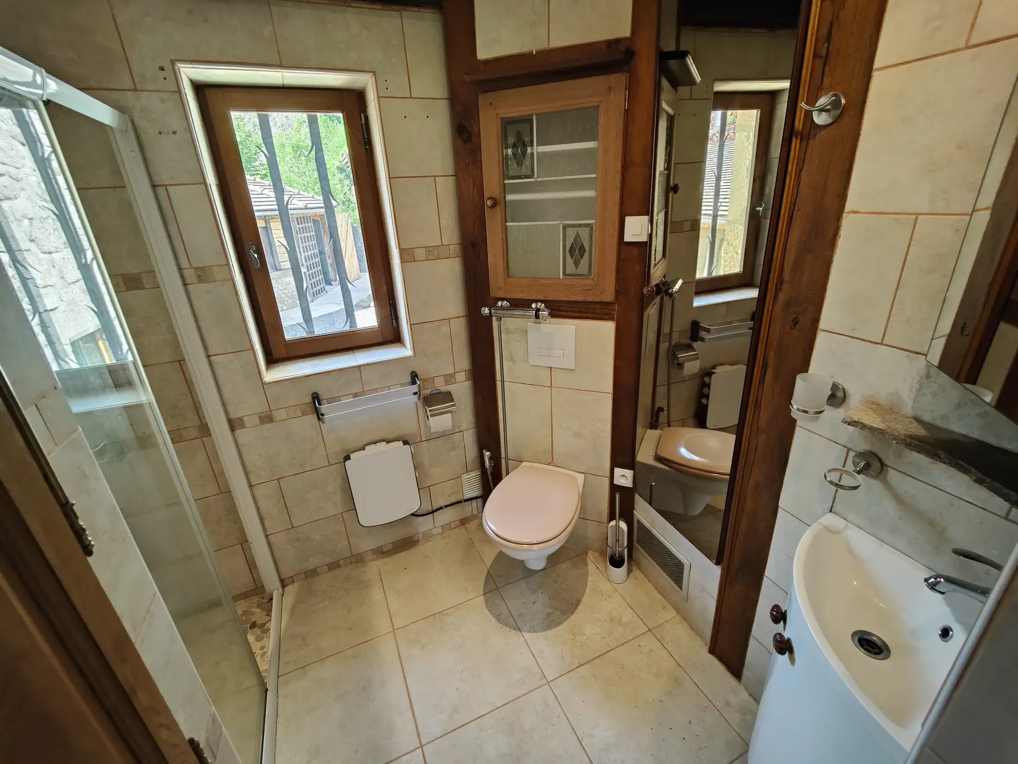 Maison médiévale rénovée de 156 m² dans un hameau paisible près de Guéret 