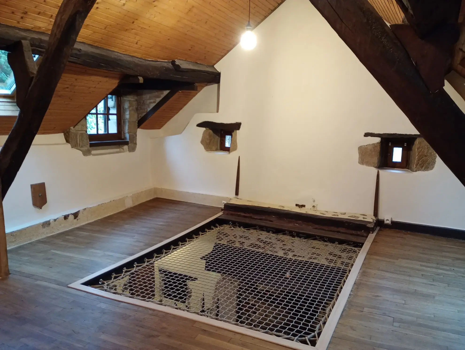 Maison médiévale rénovée de 156 m² dans un hameau paisible près de Guéret 