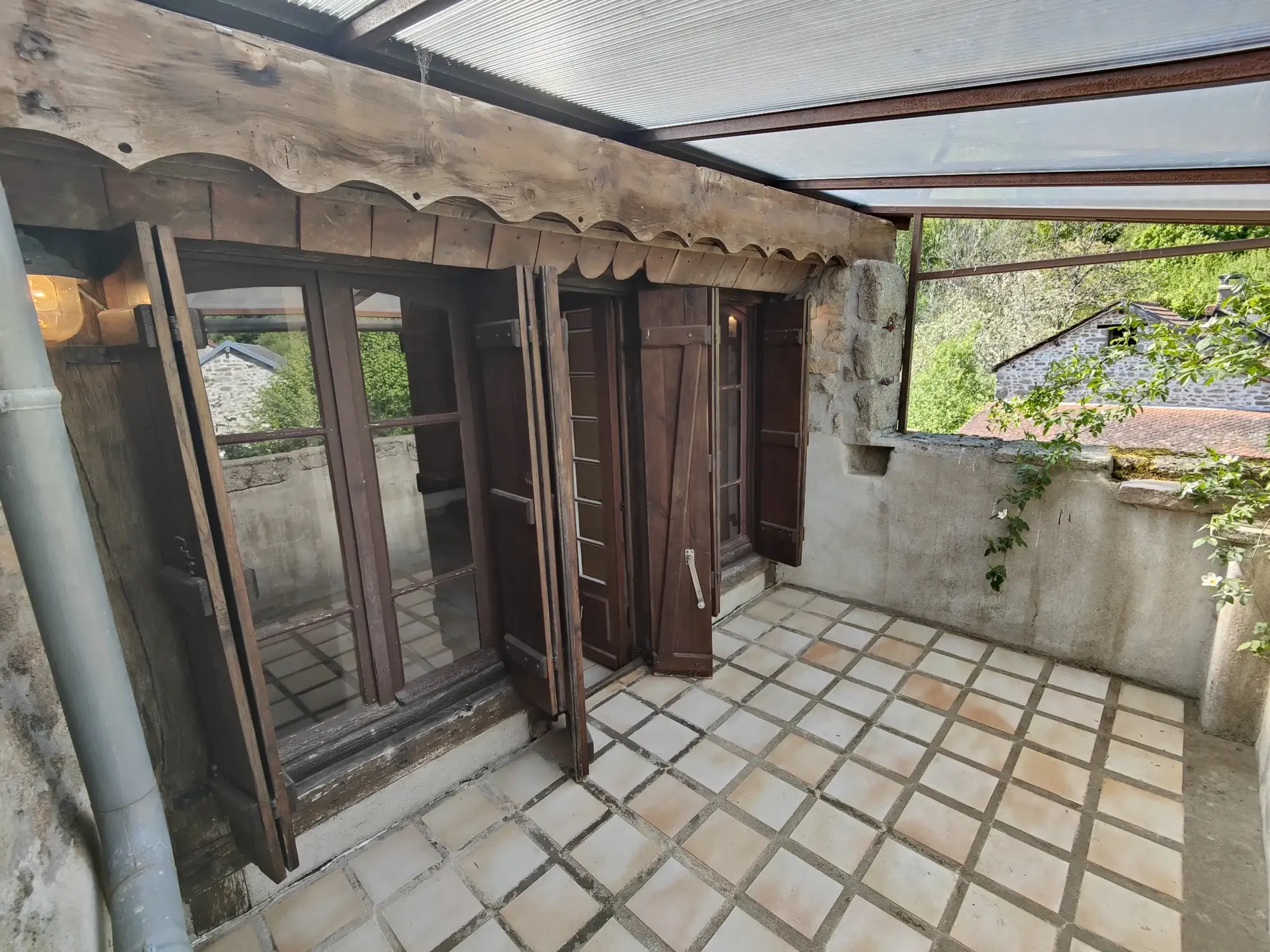 Maison médiévale rénovée de 156 m² dans un hameau paisible près de Guéret 