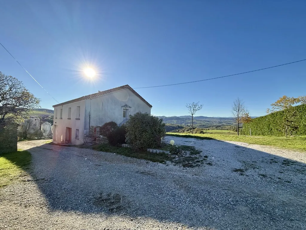 Belle maison de 136 m² avec garage à Plats, vue dégagée sur les montagnes 