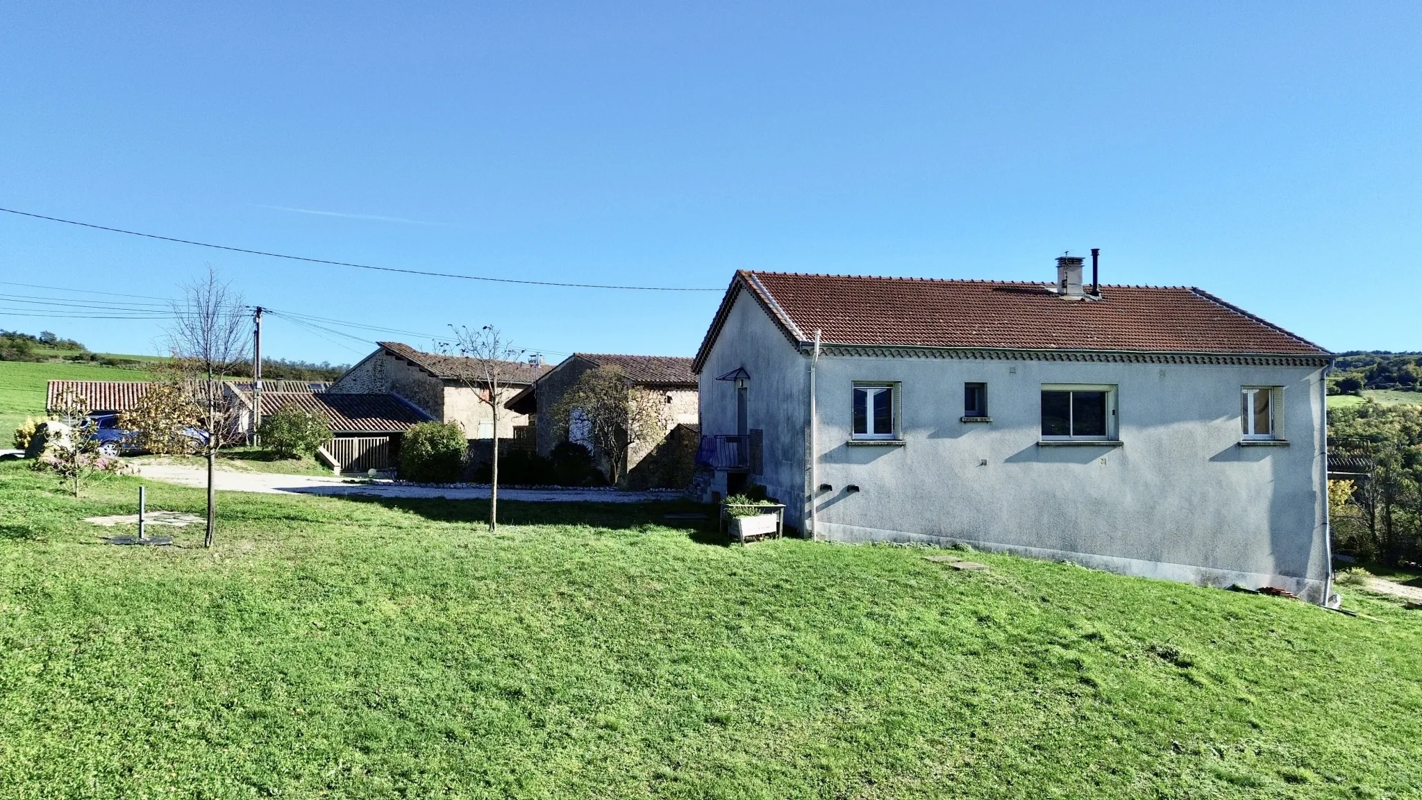 Belle maison de 136 m² avec garage à Plats, vue dégagée sur les montagnes 