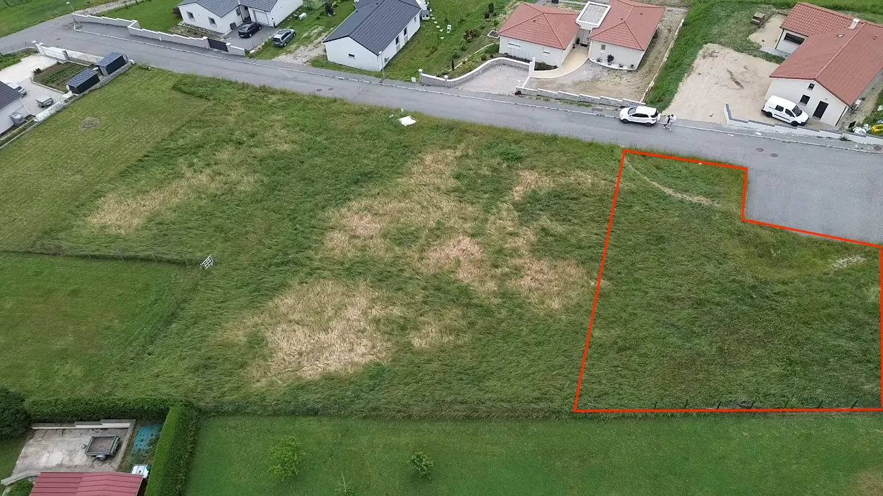 Terrain à bâtir de 992m² à Retournac, proche centre-ville, viabilisé