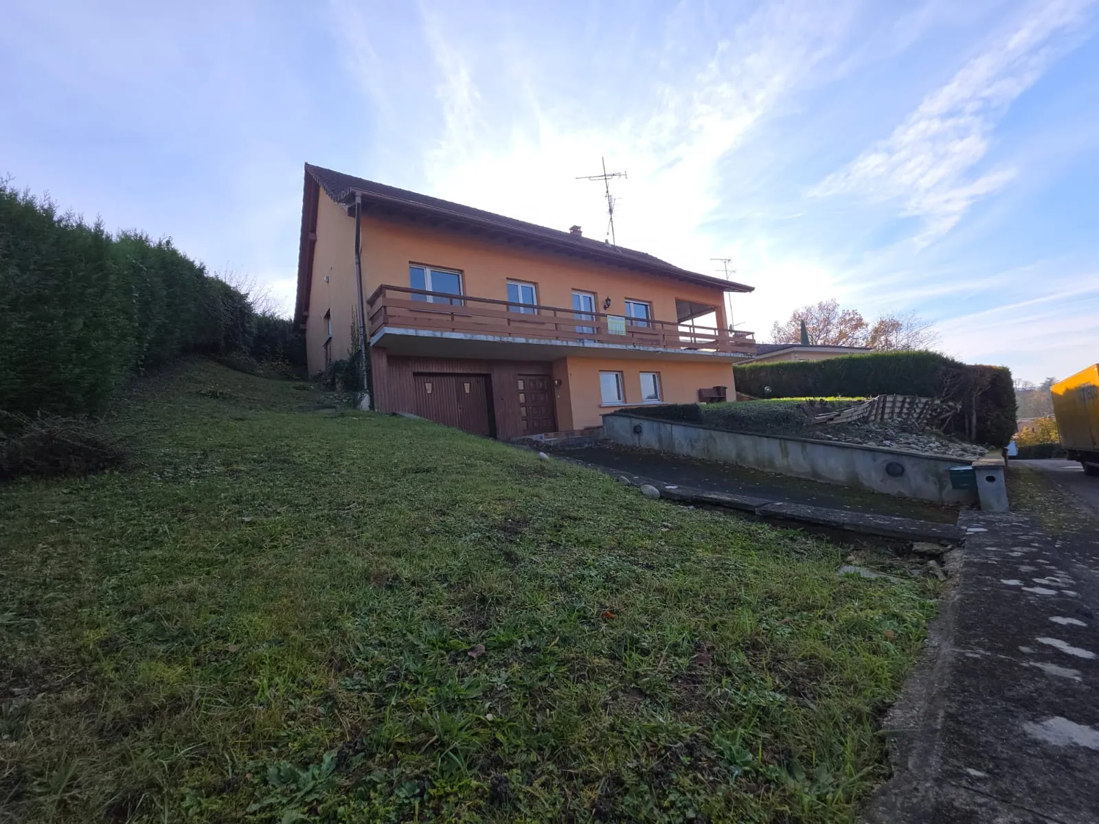 Maison familiale de 137m² avec vue à Altkirch, garage et terrasse