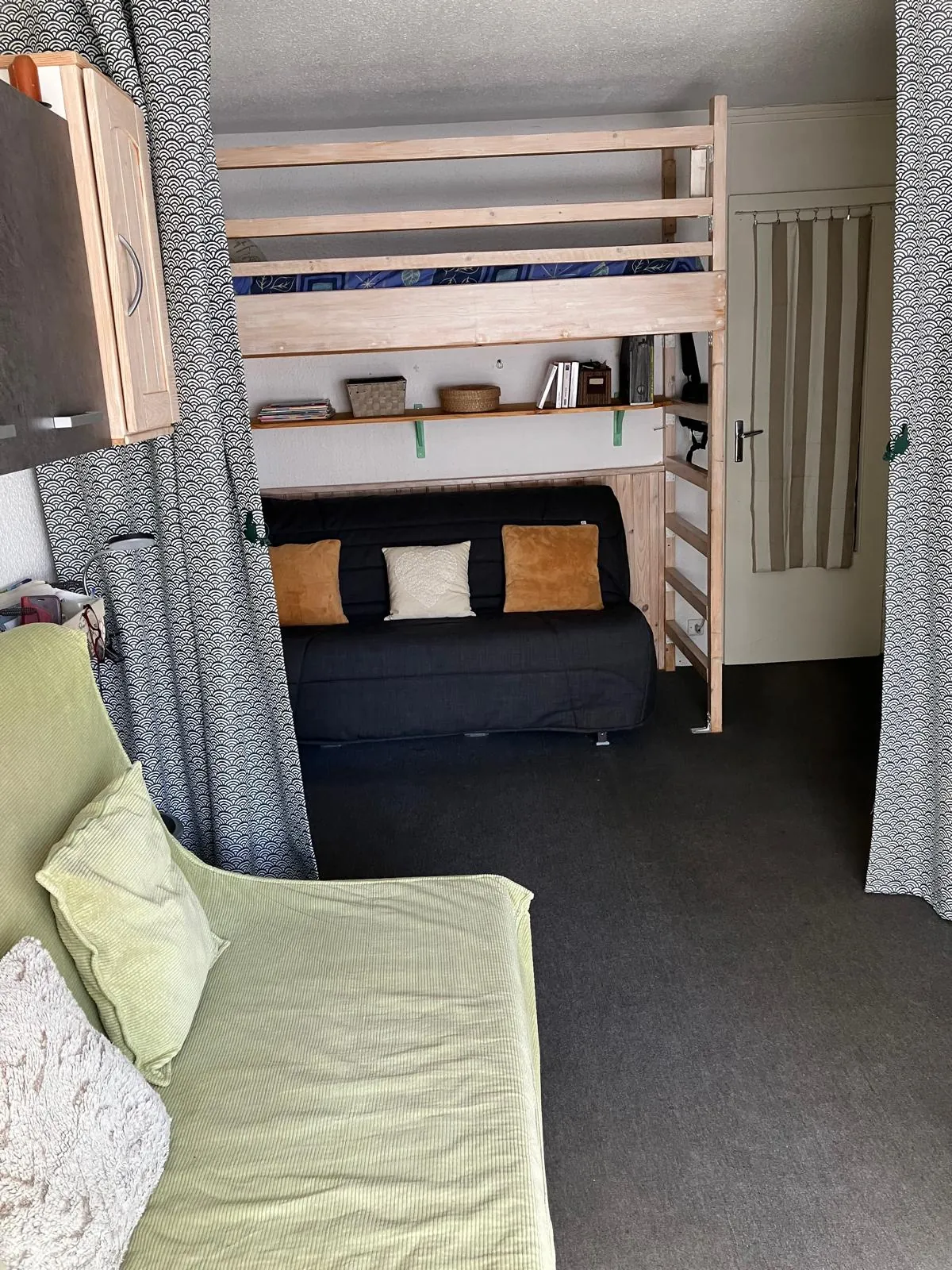 Studio à vendre dans le secteur Escondus à Vars - 4 couchages, balcon sud 