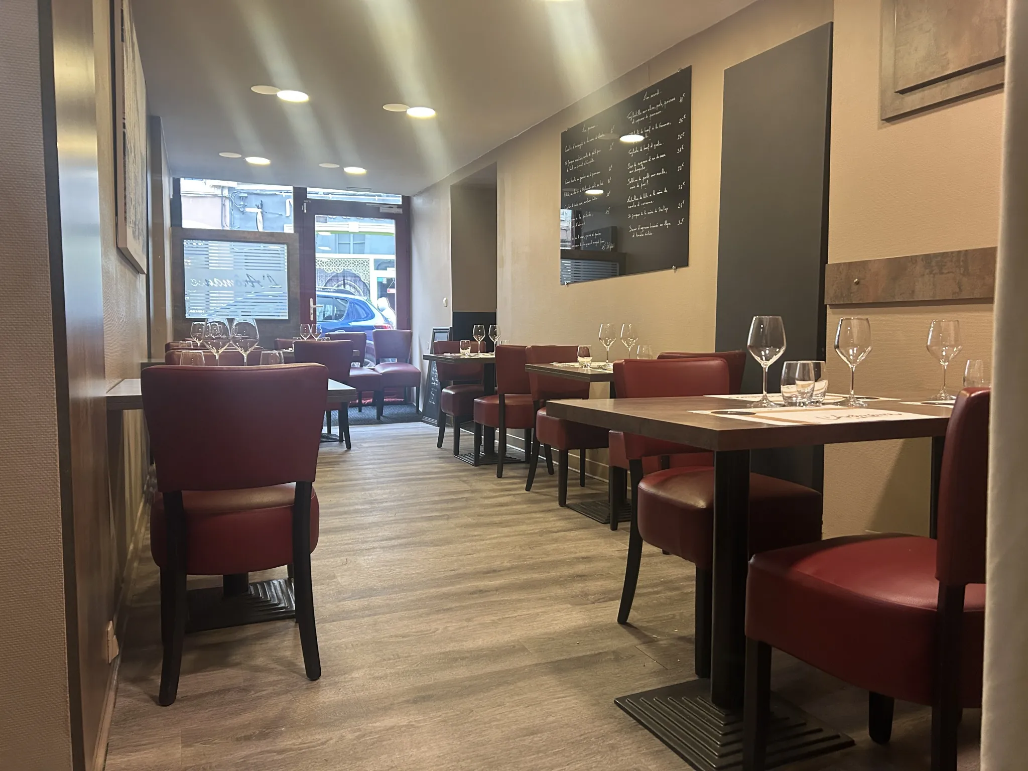 Fonds de commerce de restauration à vendre en centre-ville d'Épinal 