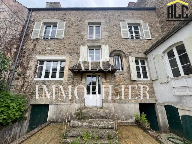 A vendre maison de 224 m² en centre-ville d'Alençon avec 6 chambres 