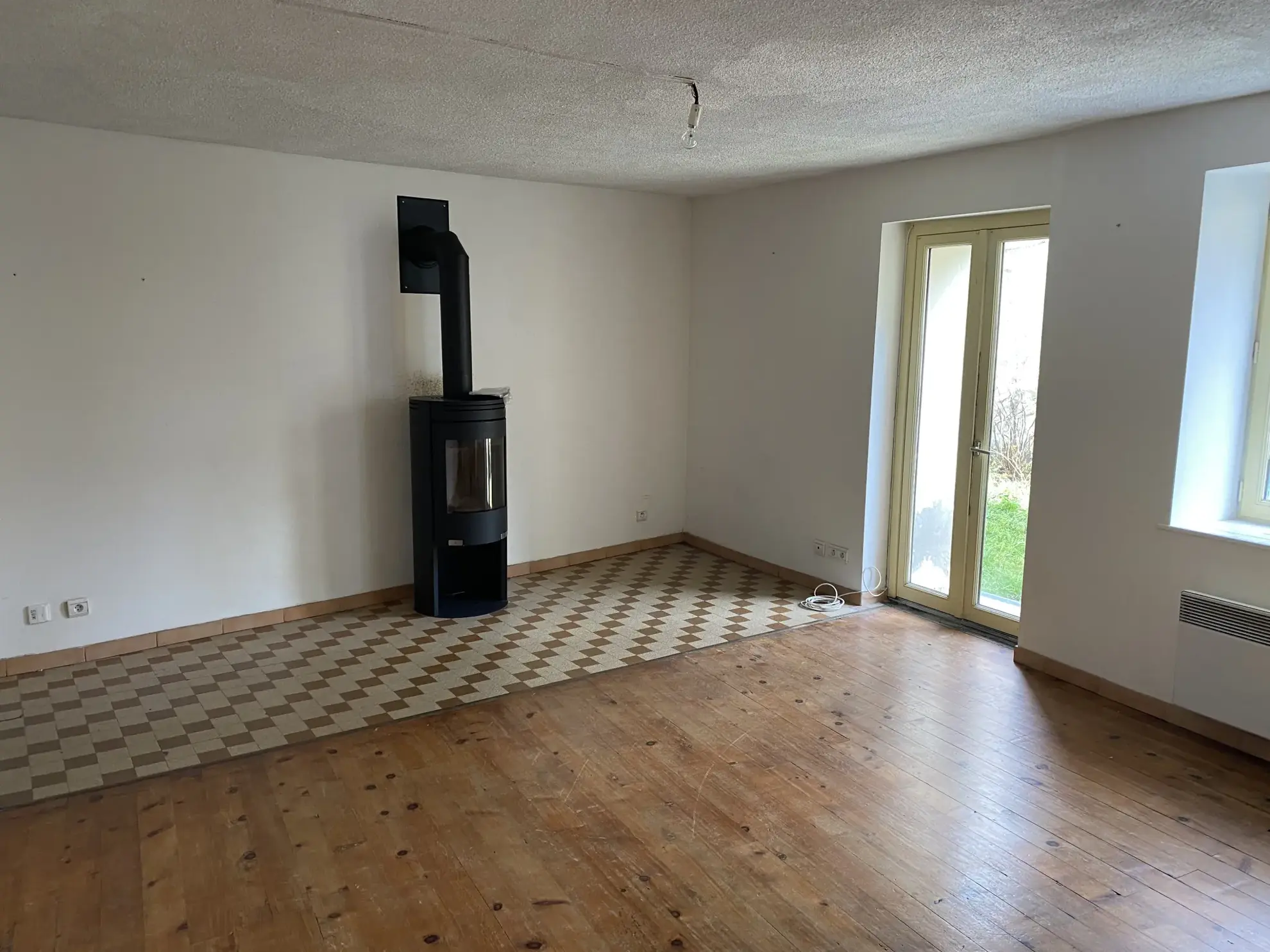 Charmante maison de village à Villarodin Bourget avec jardin et plusieurs appartements 