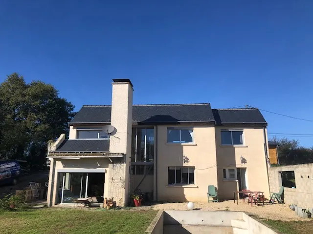 Belle maison familiale de 112 m² avec vue et dépendances à Saint André de Najac