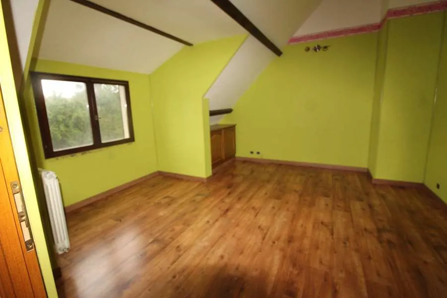 Grande maison indépendante familiale à Corvol l'Orgueilleux avec terrain de 2783 m² 