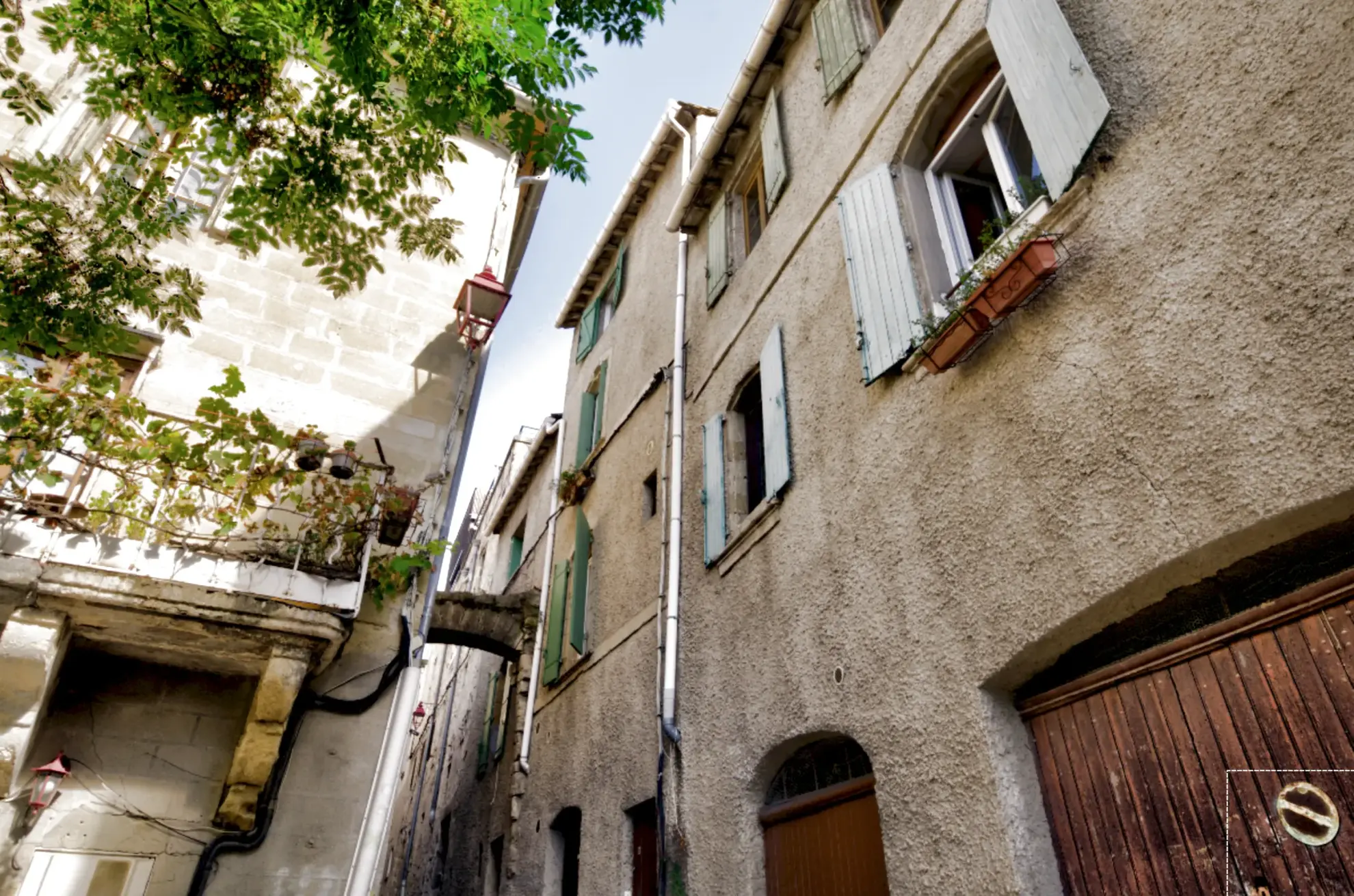 Maison de ville à vendre de 130m² à Sommières, proche centre et parking