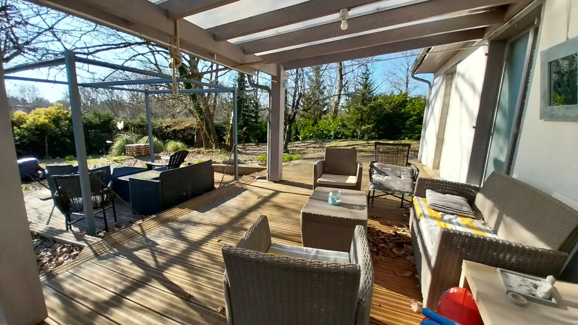 Maison de plain-pied à Chancelade avec 4 chambres et jardin arboré