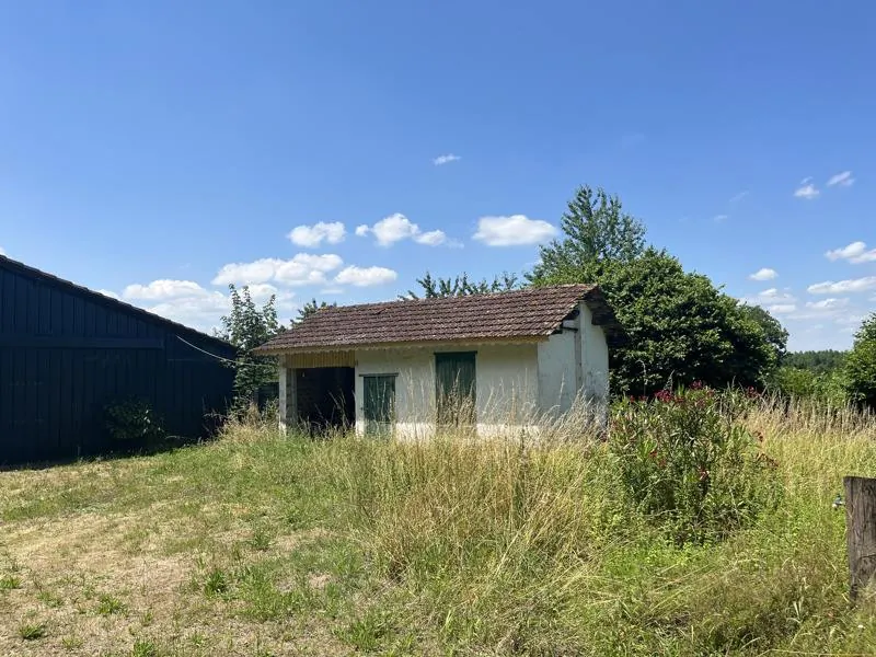 Villa ancienne de 228 m² avec dépendances et jardin près de La Réole 