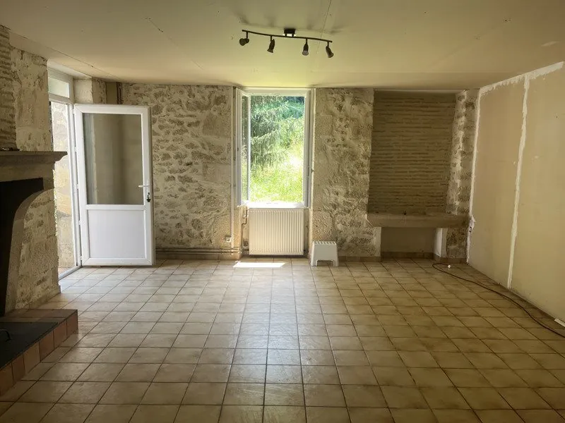 Villa ancienne de 228 m² avec dépendances et jardin près de La Réole 