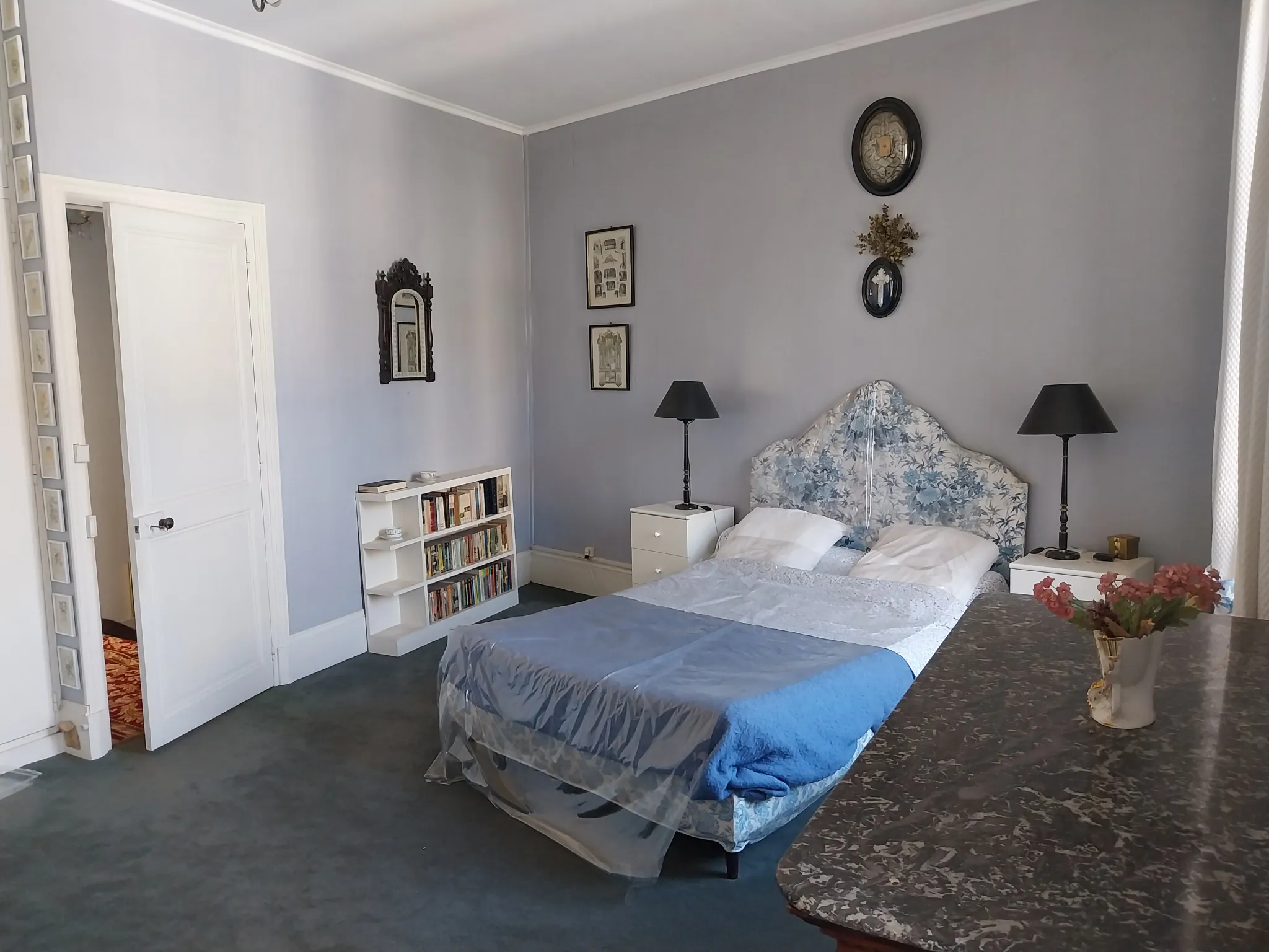 Maison de caractère à Cognac près de la Place François 1er avec cour et cheminée 