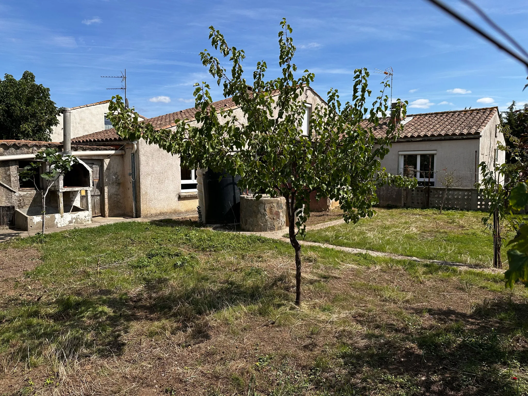 Maison de plain-pied à Trebes avec 4 chambres, jardin piscinable