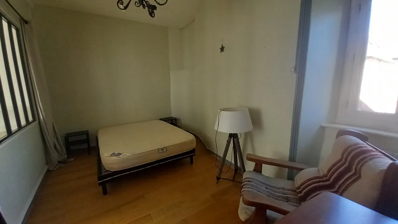 Bel appartement à Paimpol avec deux studios à louer, proche port et commodités 