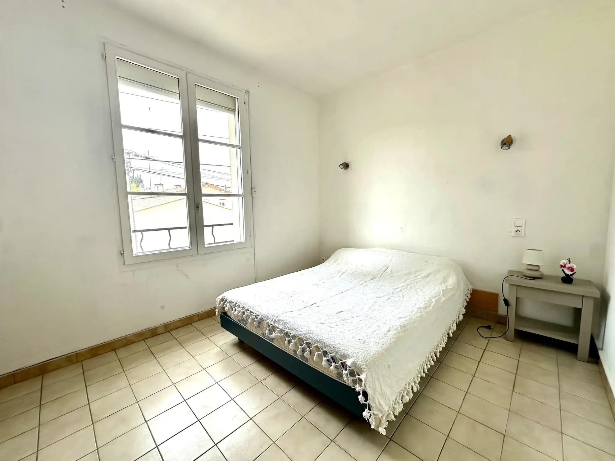 Maison de ville rénovée avec jardin, garage et 5 chambres à Carcassonne 