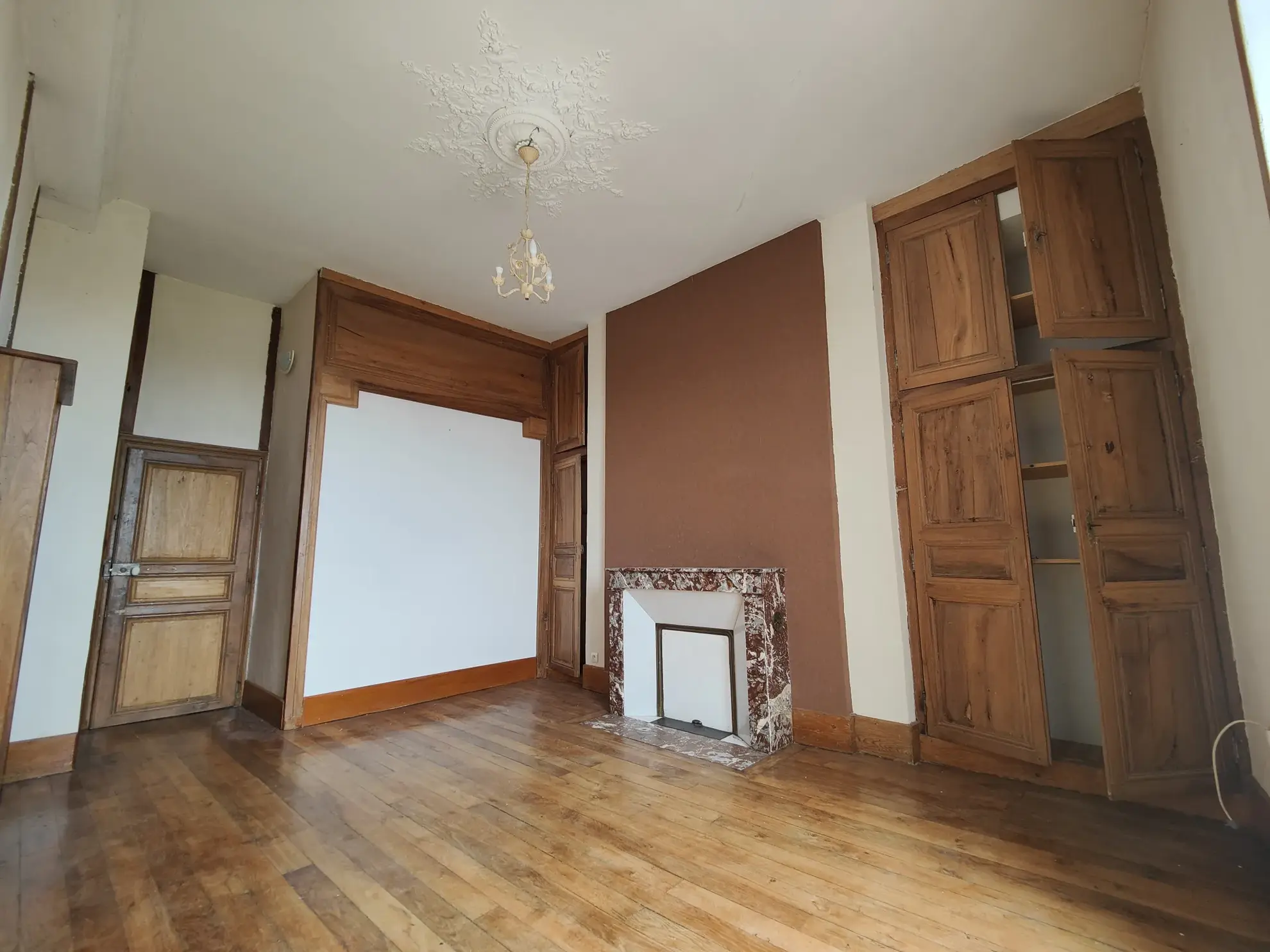 Immeuble à Joigny avec fort potentiel et aides à la rénovation 