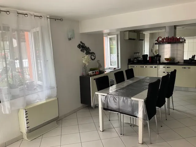 Charmante maison rénovée avec 4 chambres à Bulgneville proche A31