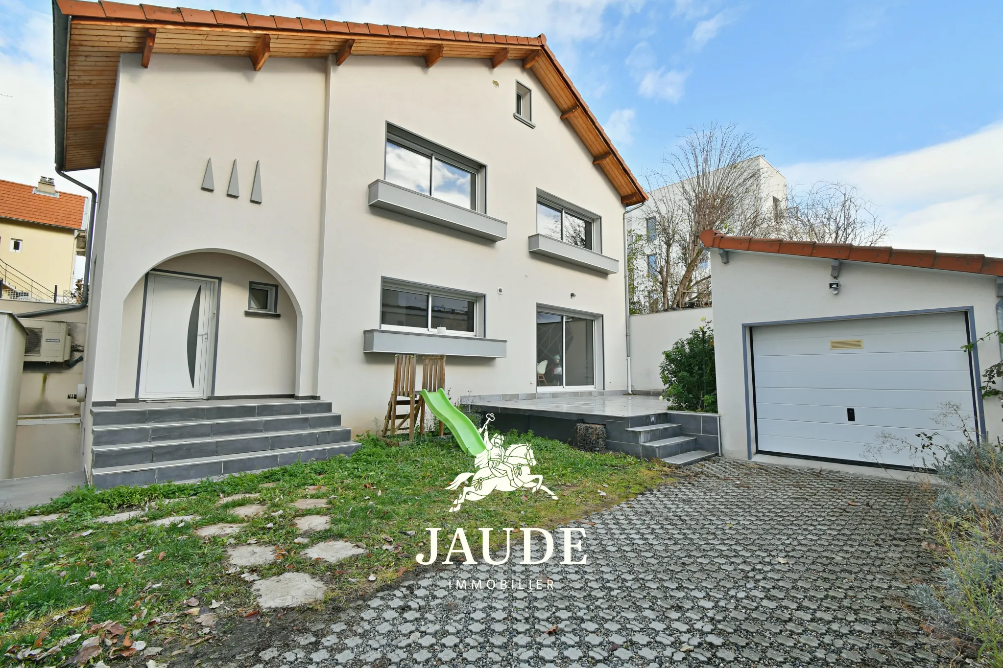Maison récente de 105 m² avec terrasse et garage à Clermont-Ferrand